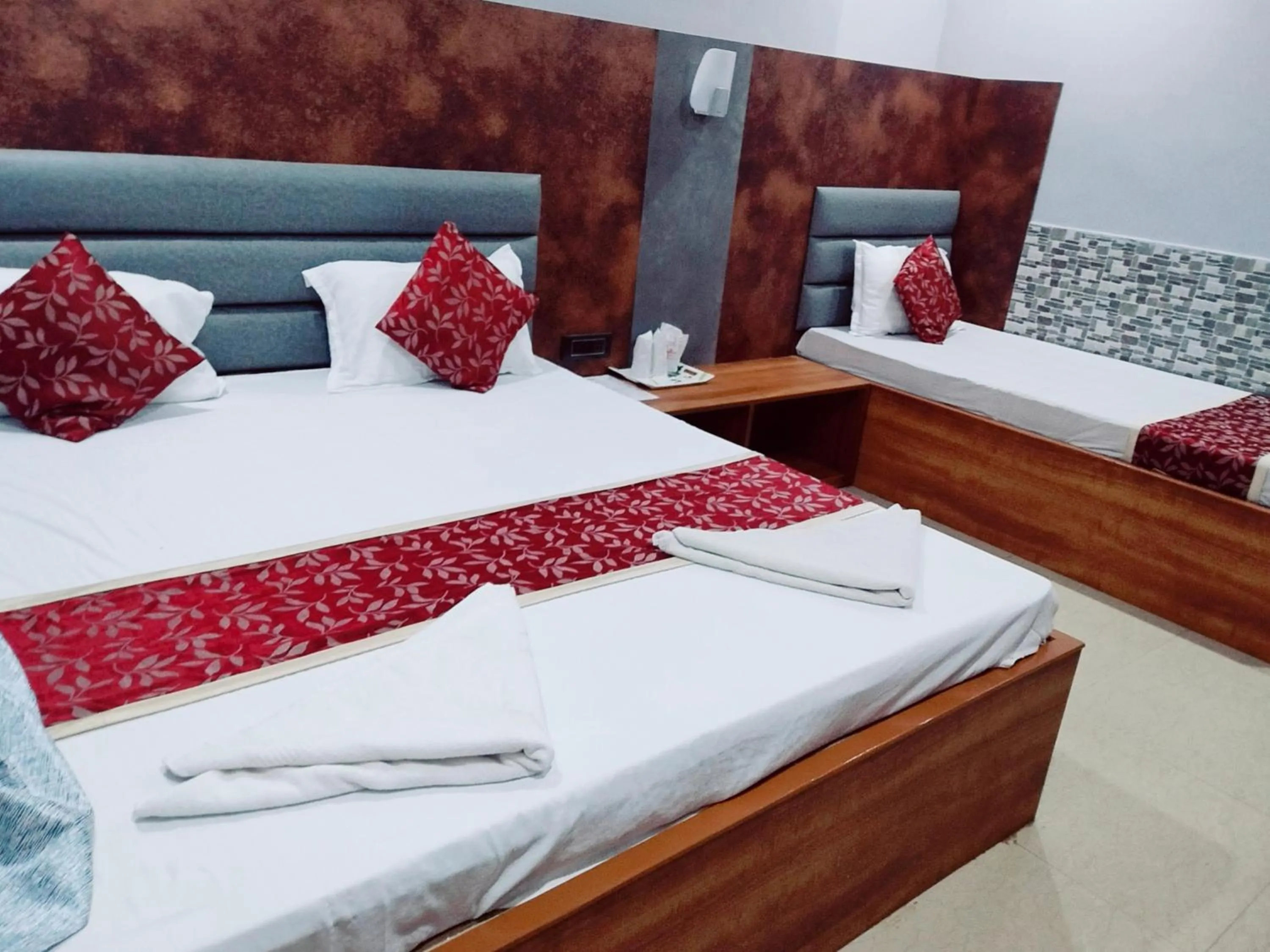 Photo of the whole room, Bed in Hotel City Park