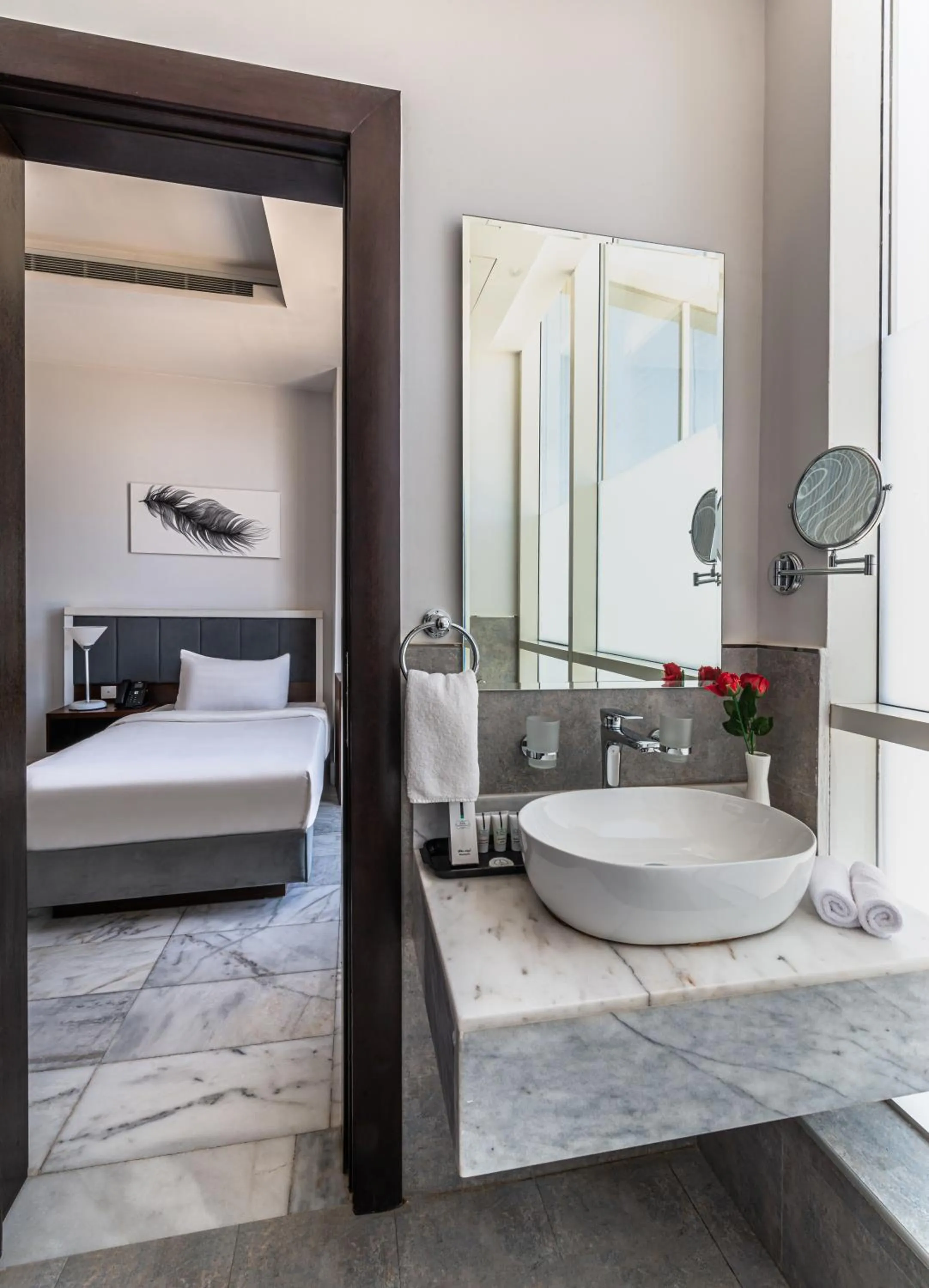 Photo of the whole room, Bed in HDB Al Sahafa