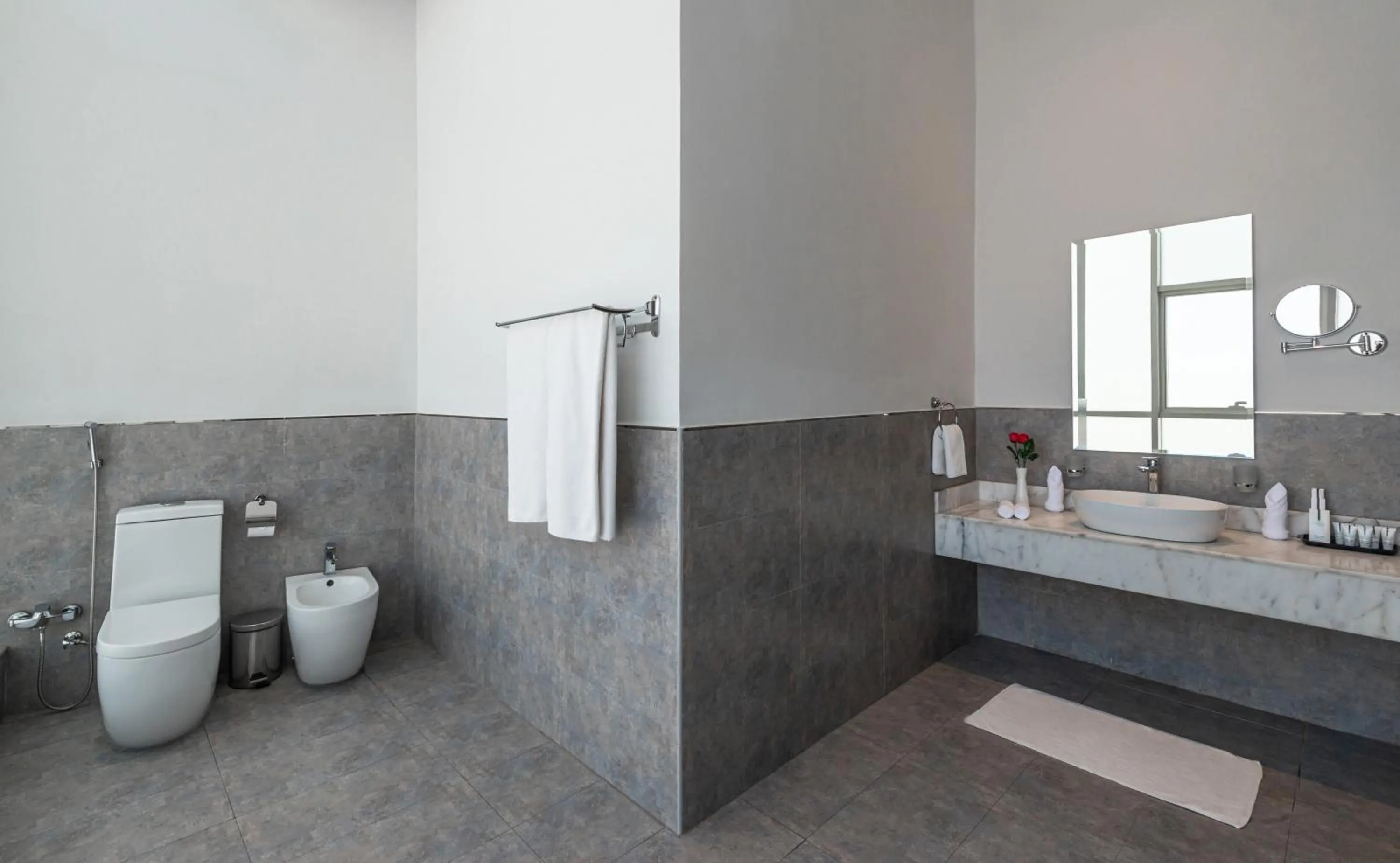 Toilet in HDB Al Sahafa