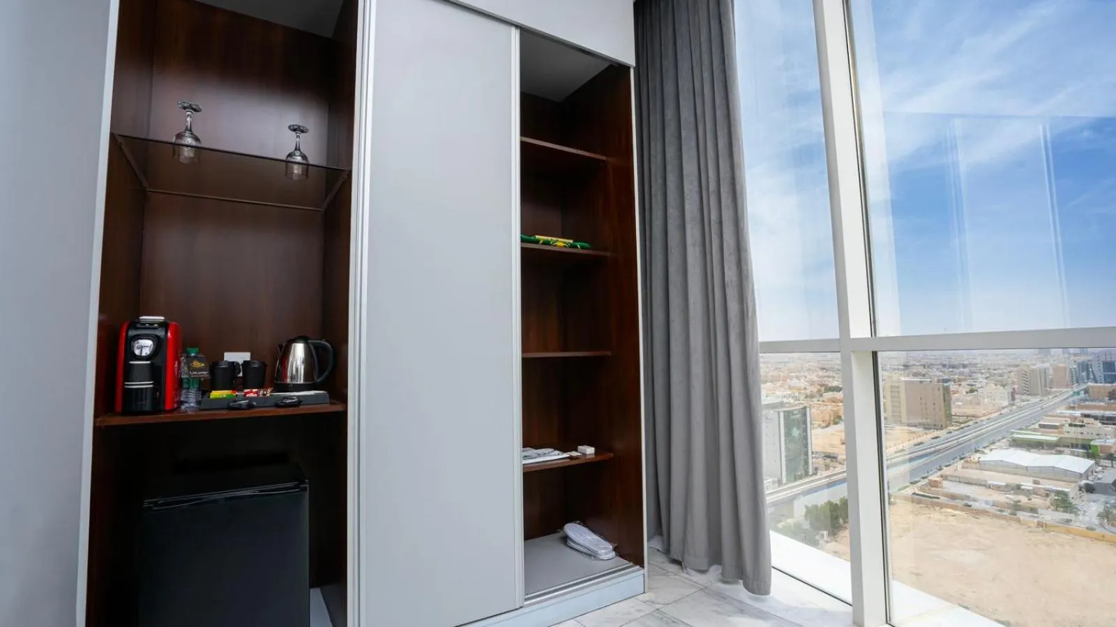 wardrobe in HDB Al Sahafa