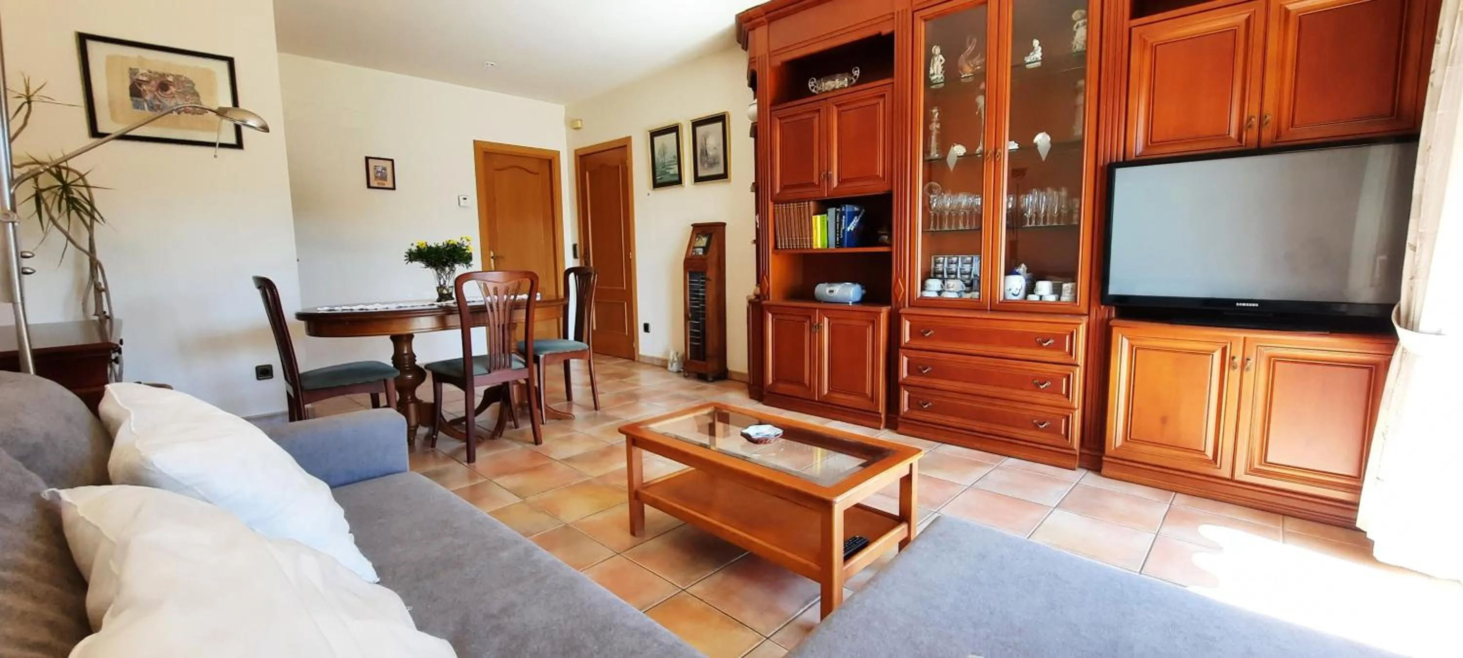 Communal lounge/ TV room in Can Carbó