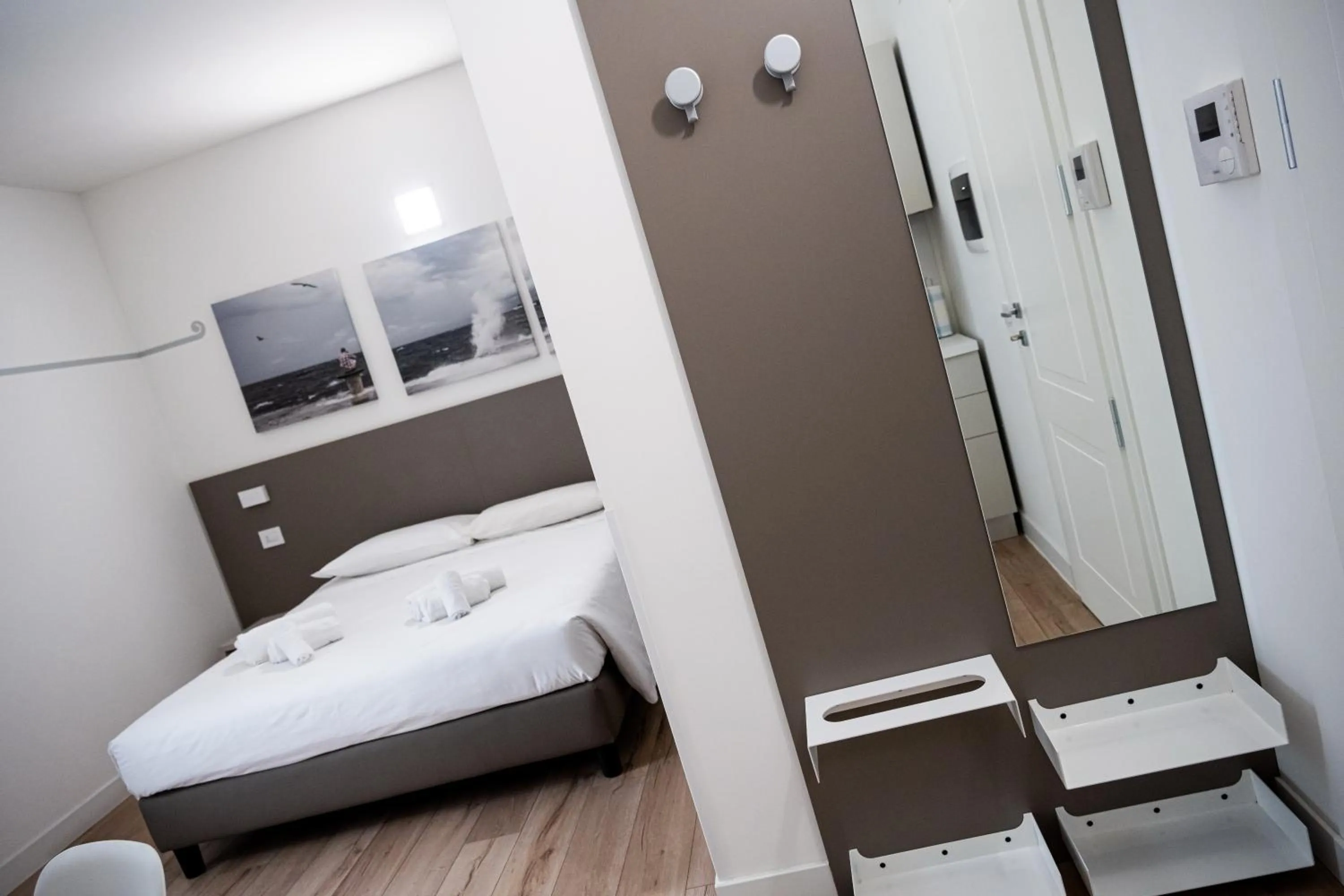 Facade/entrance, Bed in City Gallery Apartments