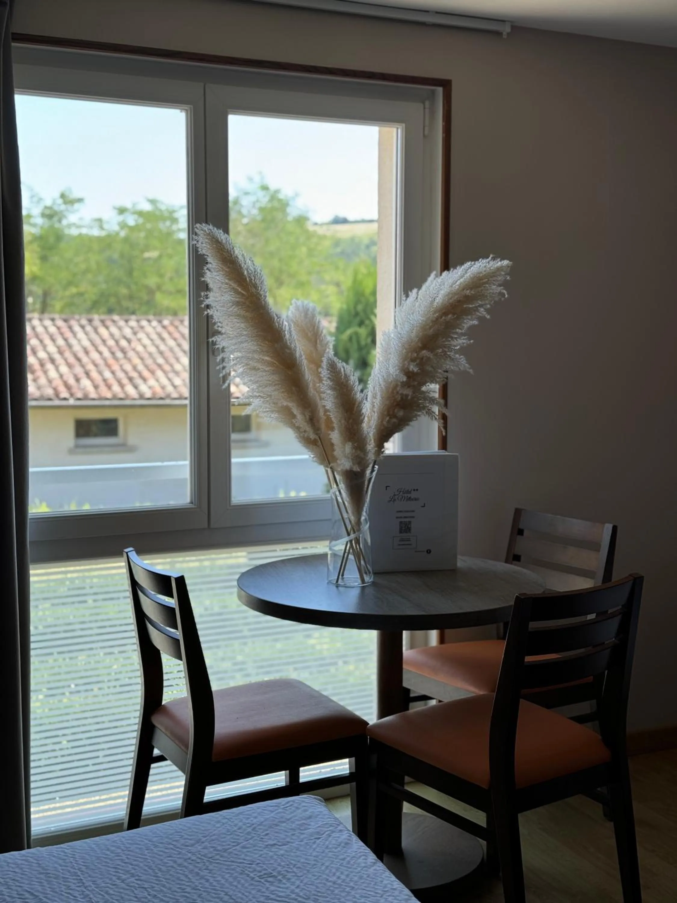 Dining area in Contact Hôtel La Métairie