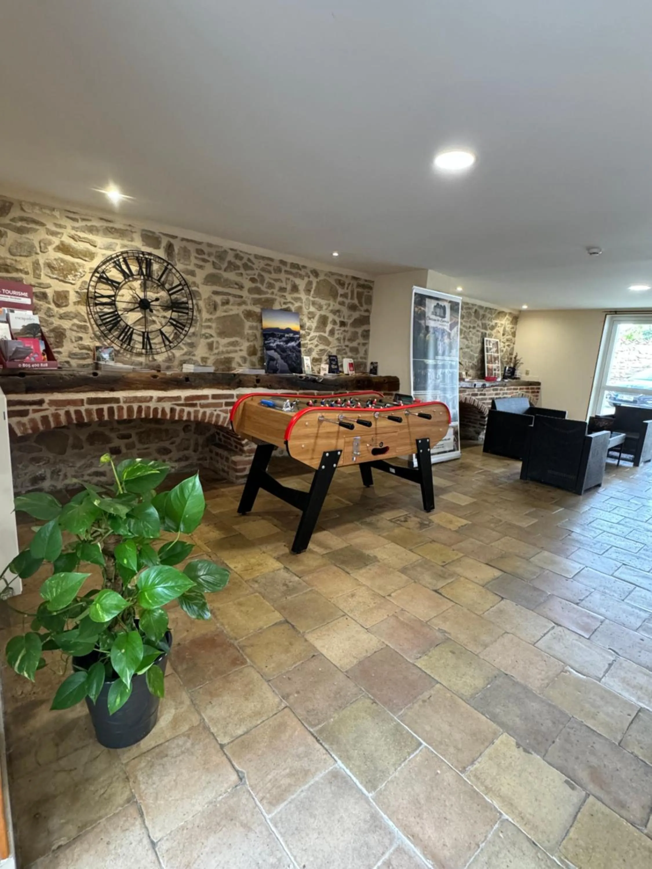 Lobby or reception in Contact Hôtel La Métairie