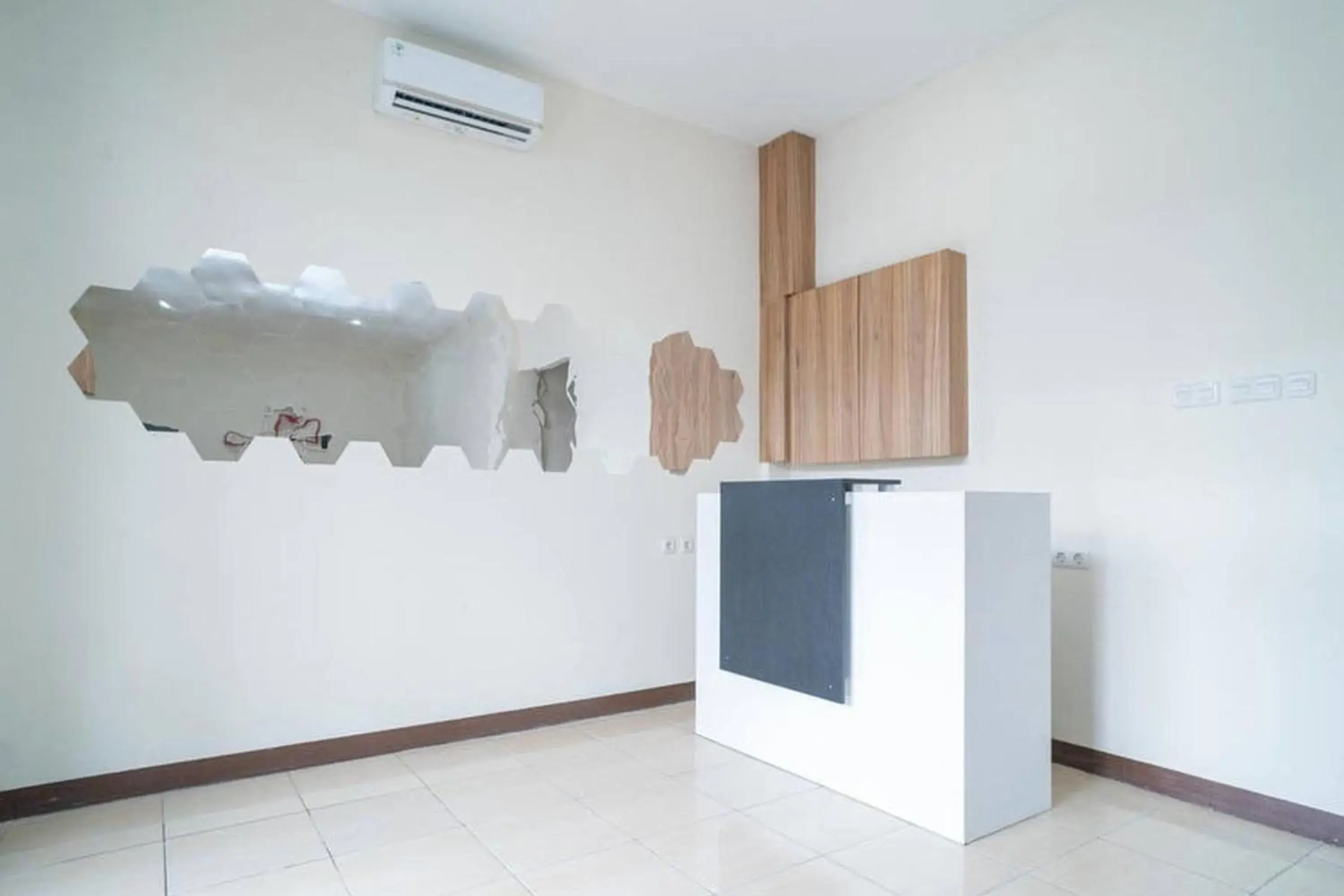 Lobby or reception in RedDoorz near Stasiun Tangerang Lobby or reception in RedDoorz near Stasiun Tangerang