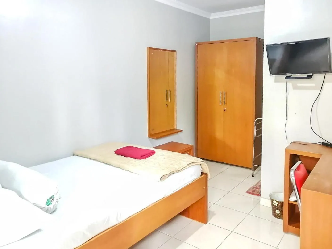 Bed in Griya Sakina Syariah near JIH Yogyakarta Mitra RedDoorz