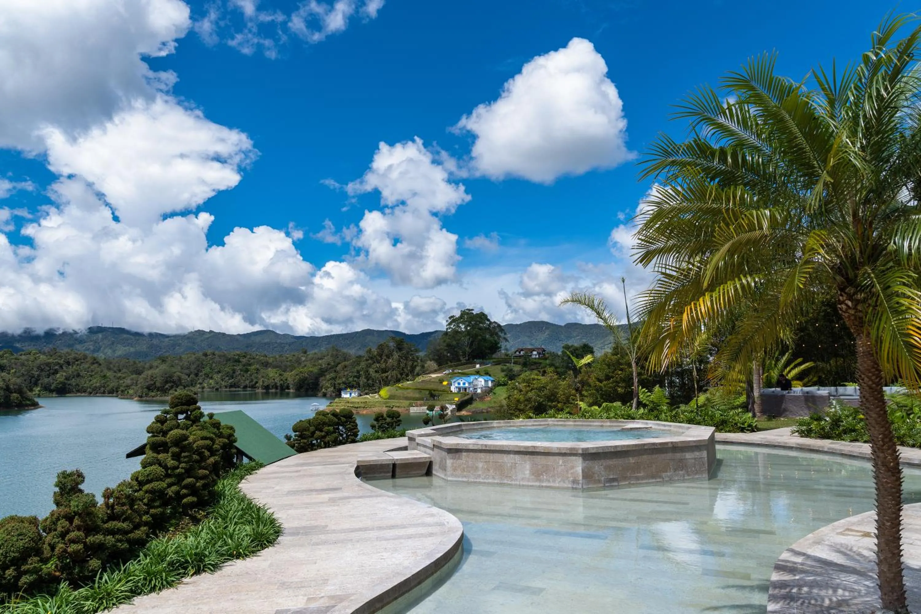 Lake view in Tau House