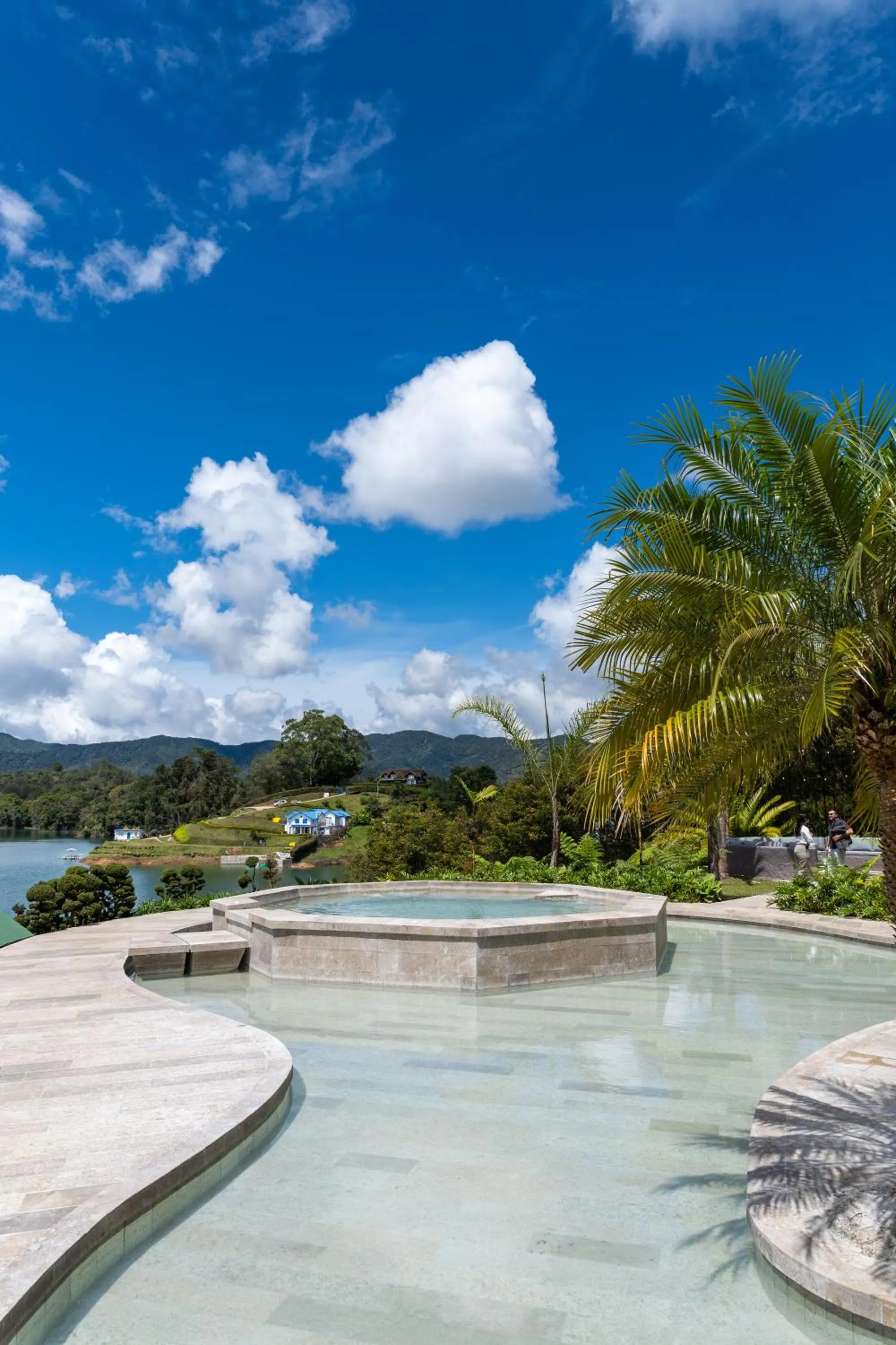 Lake view in Tau House