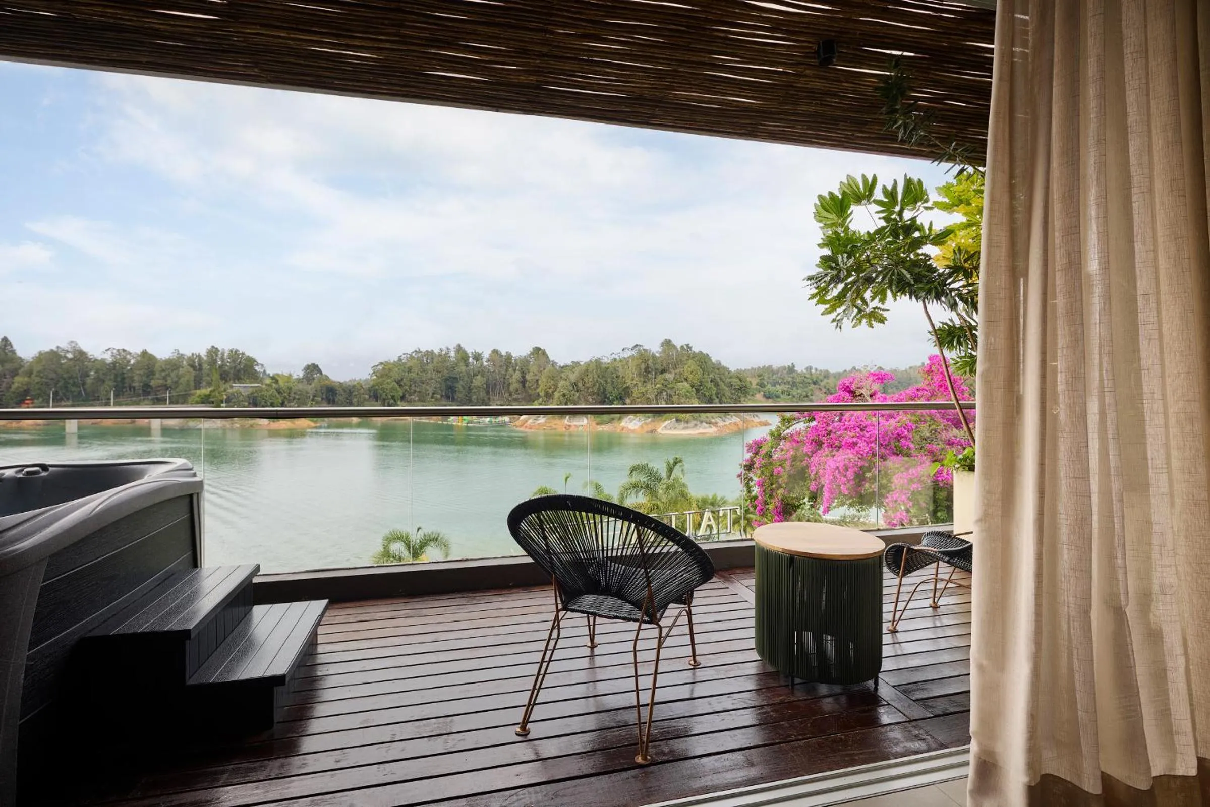 Lake view in Tau House