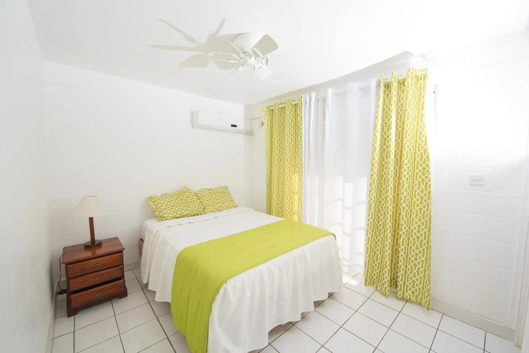 Bed in Fisherman's Point