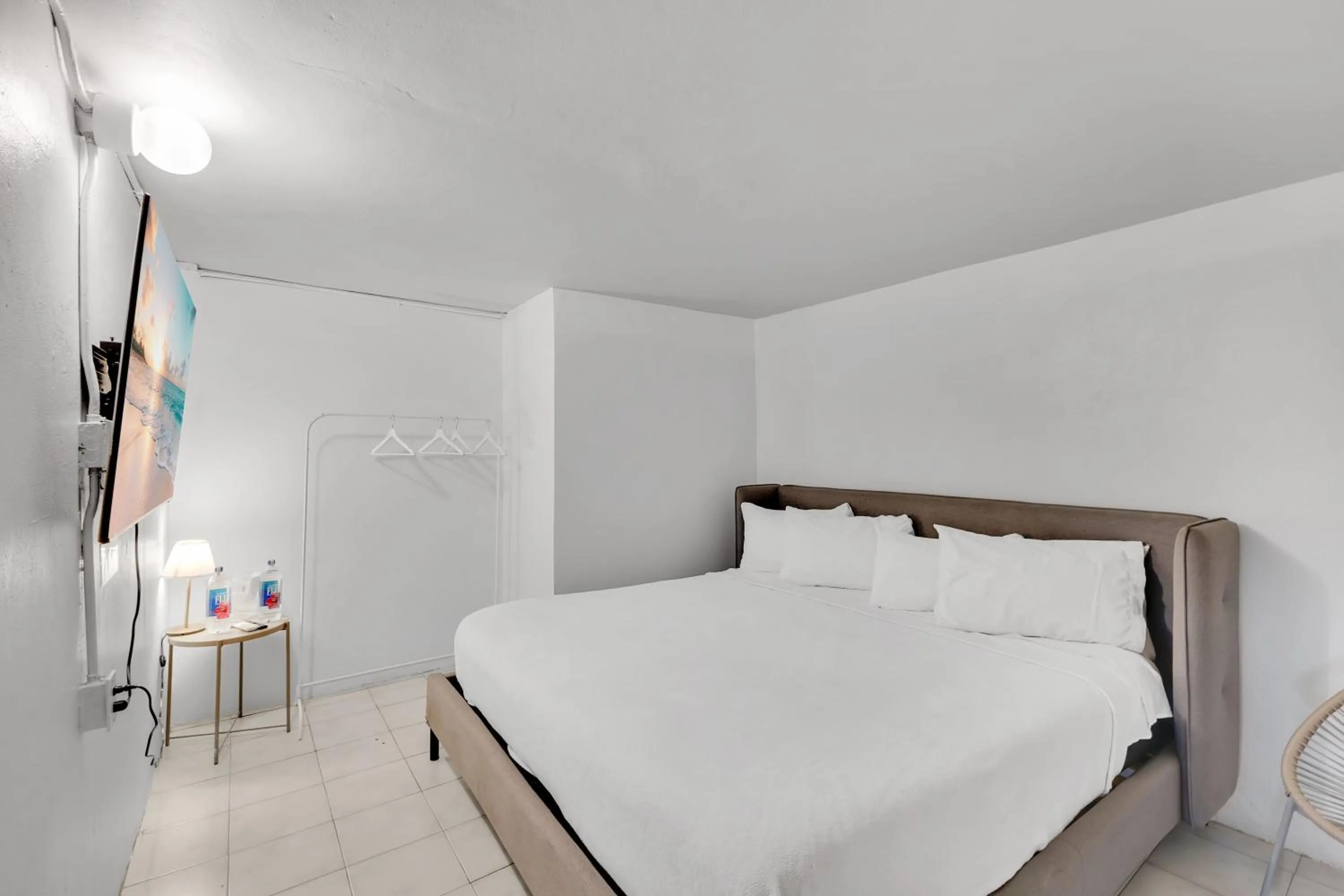 Bed in Bella Surf Inn