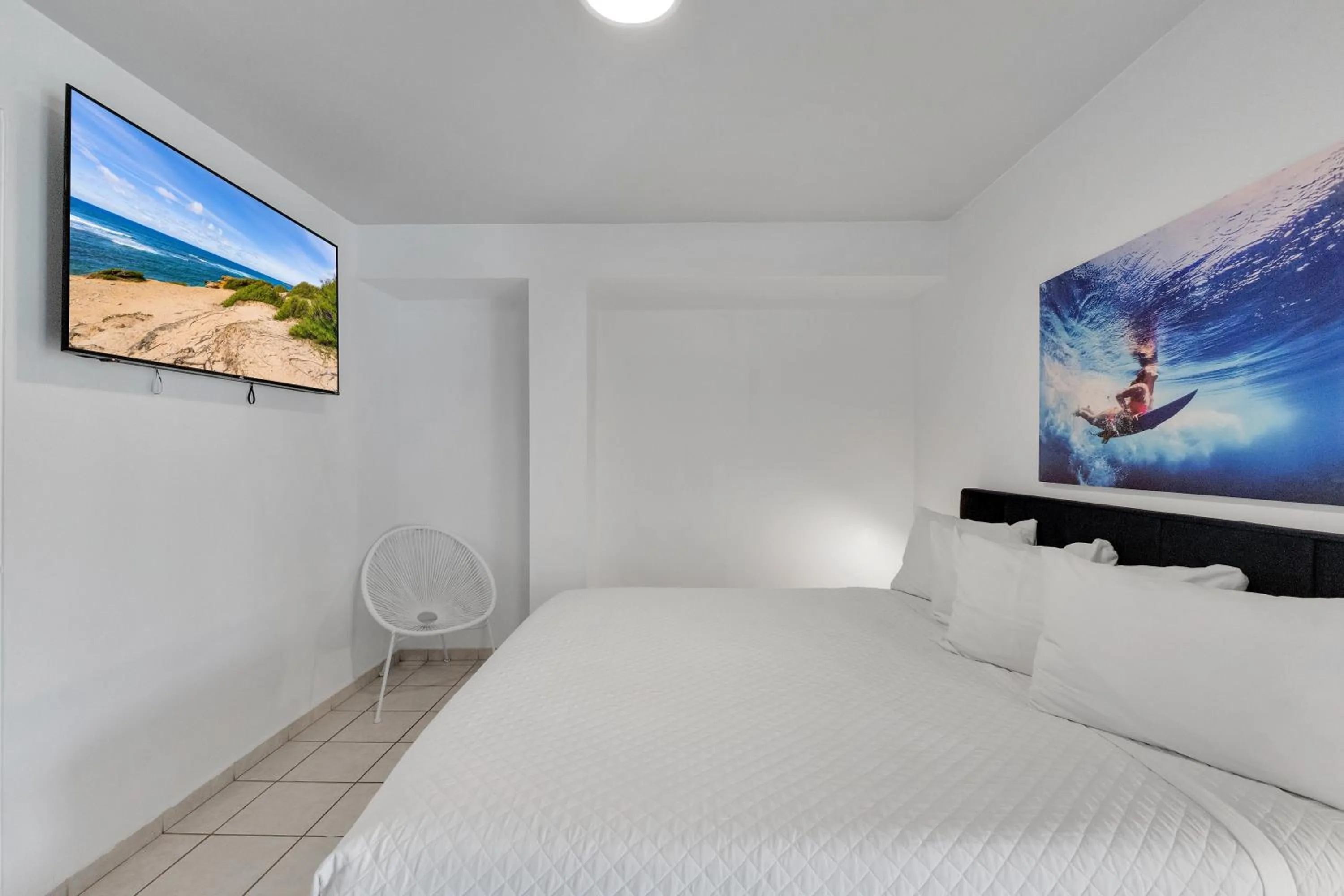 Bed in Bella Surf Inn