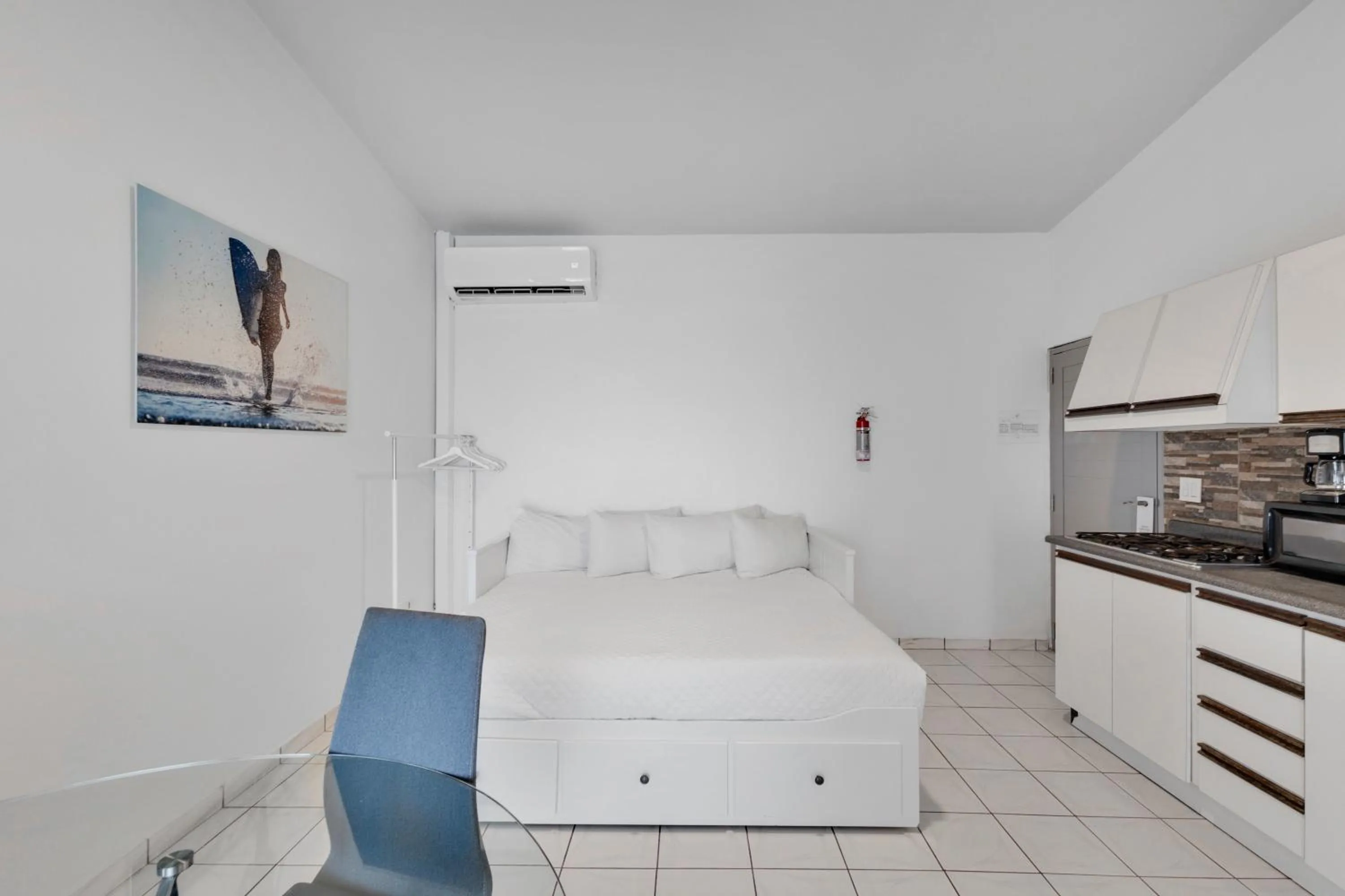 Bed in Bella Surf Inn