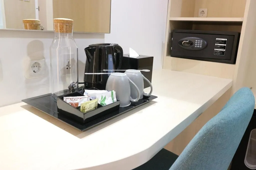 Coffee/tea facilities in Cordia Hotel Banjarmasin - Hotel Dalam Bandara