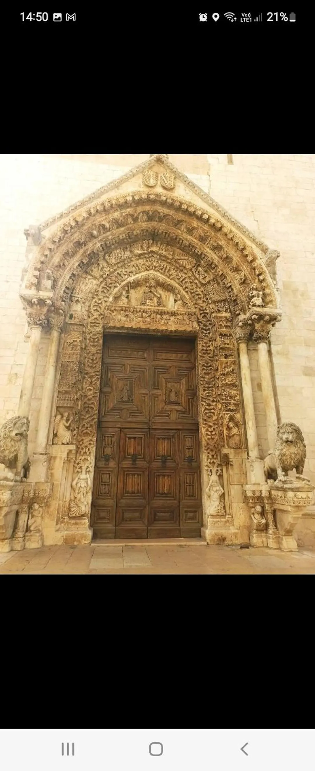 Landmark view in L'edera