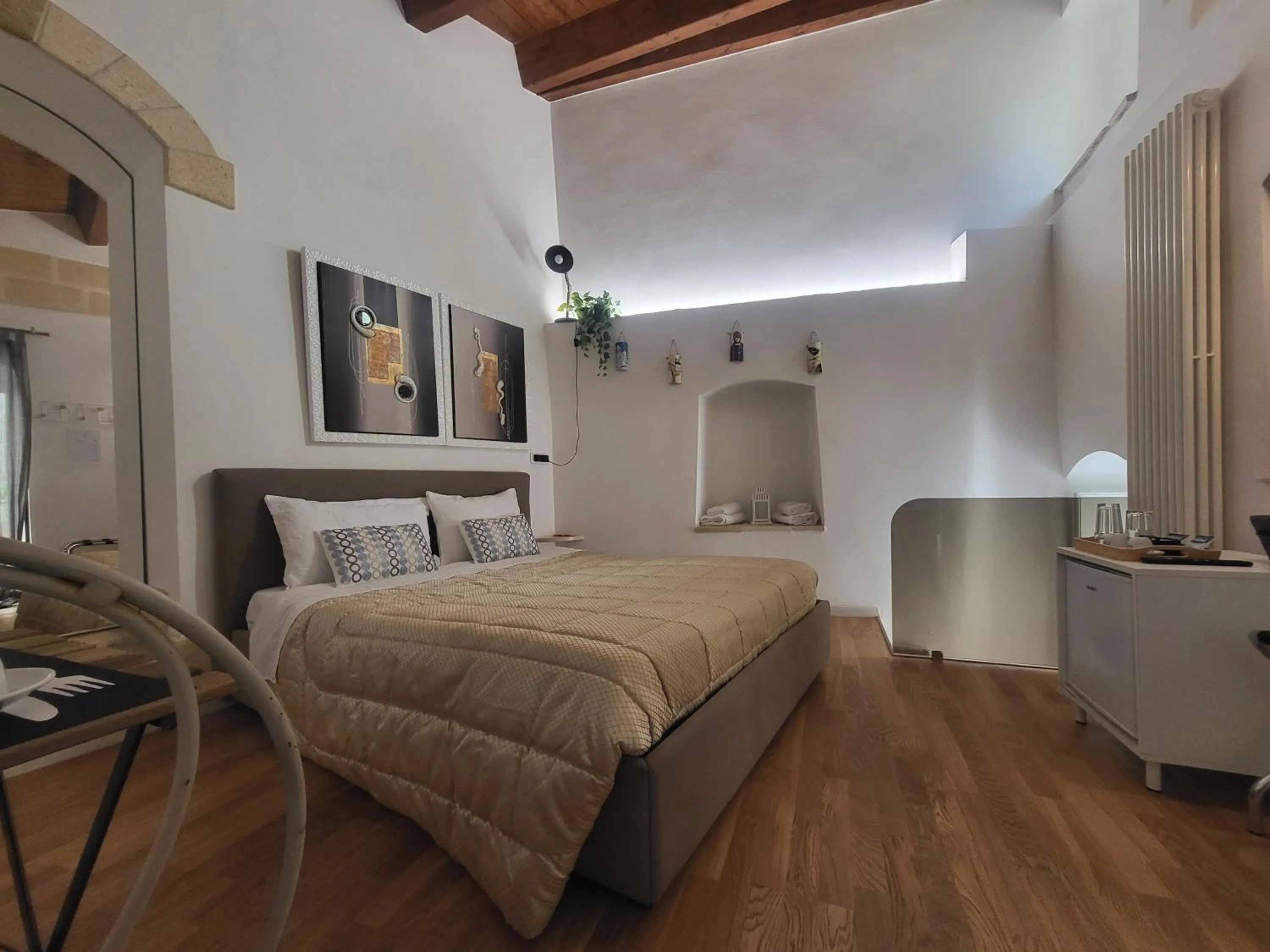 Bedroom, Bed in L'edera