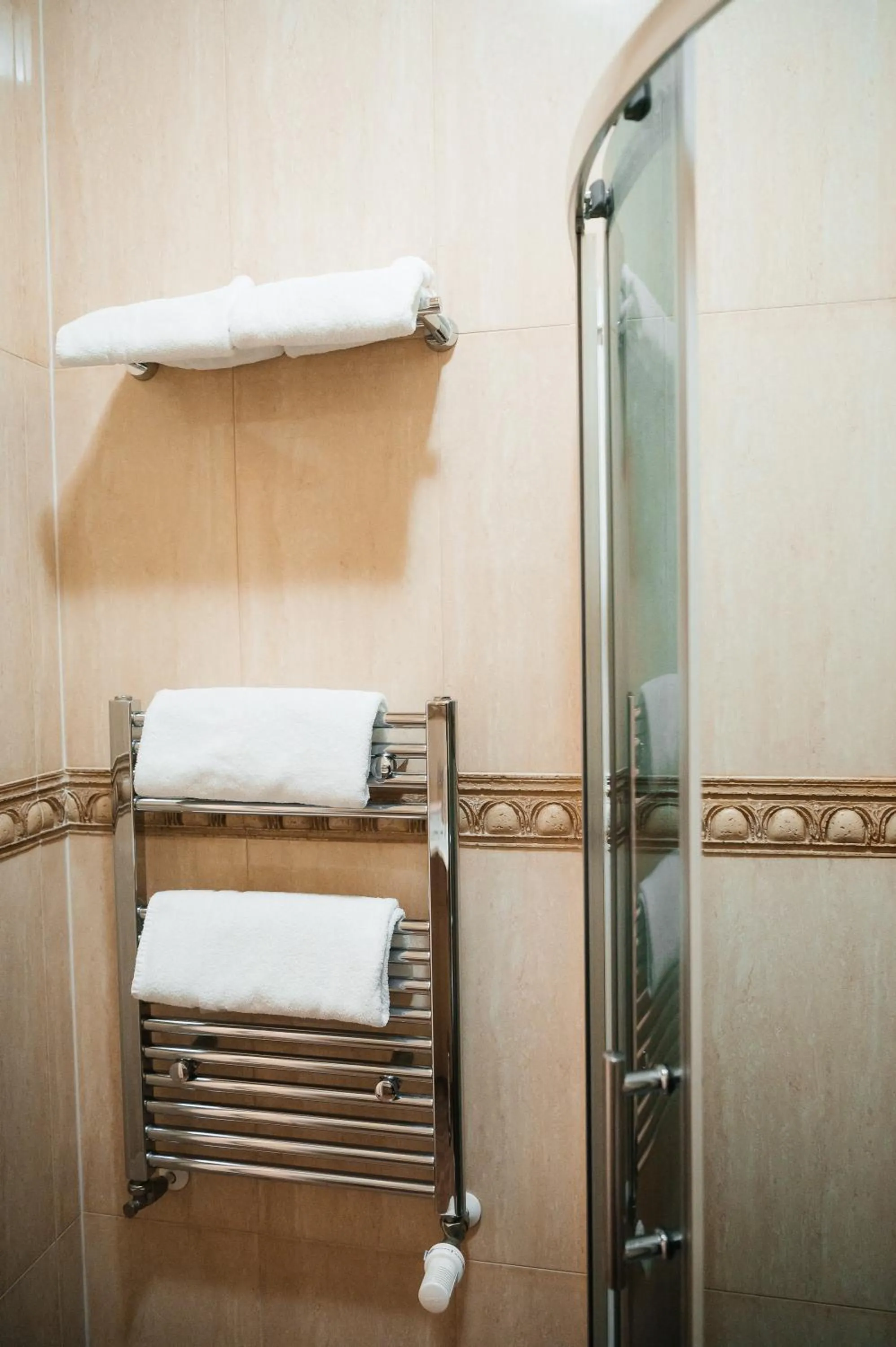 Bathroom in Alisa Hotel