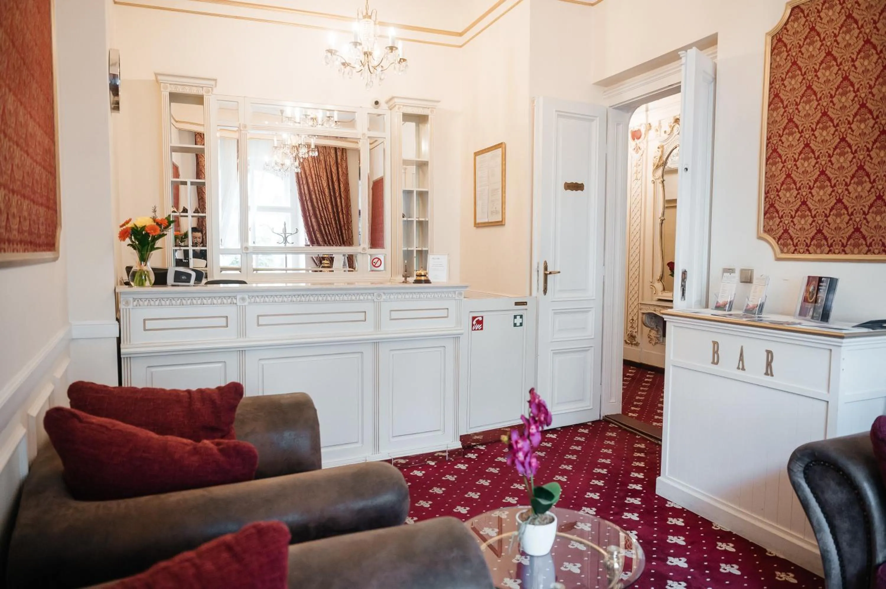 Lobby or reception in Alisa Hotel