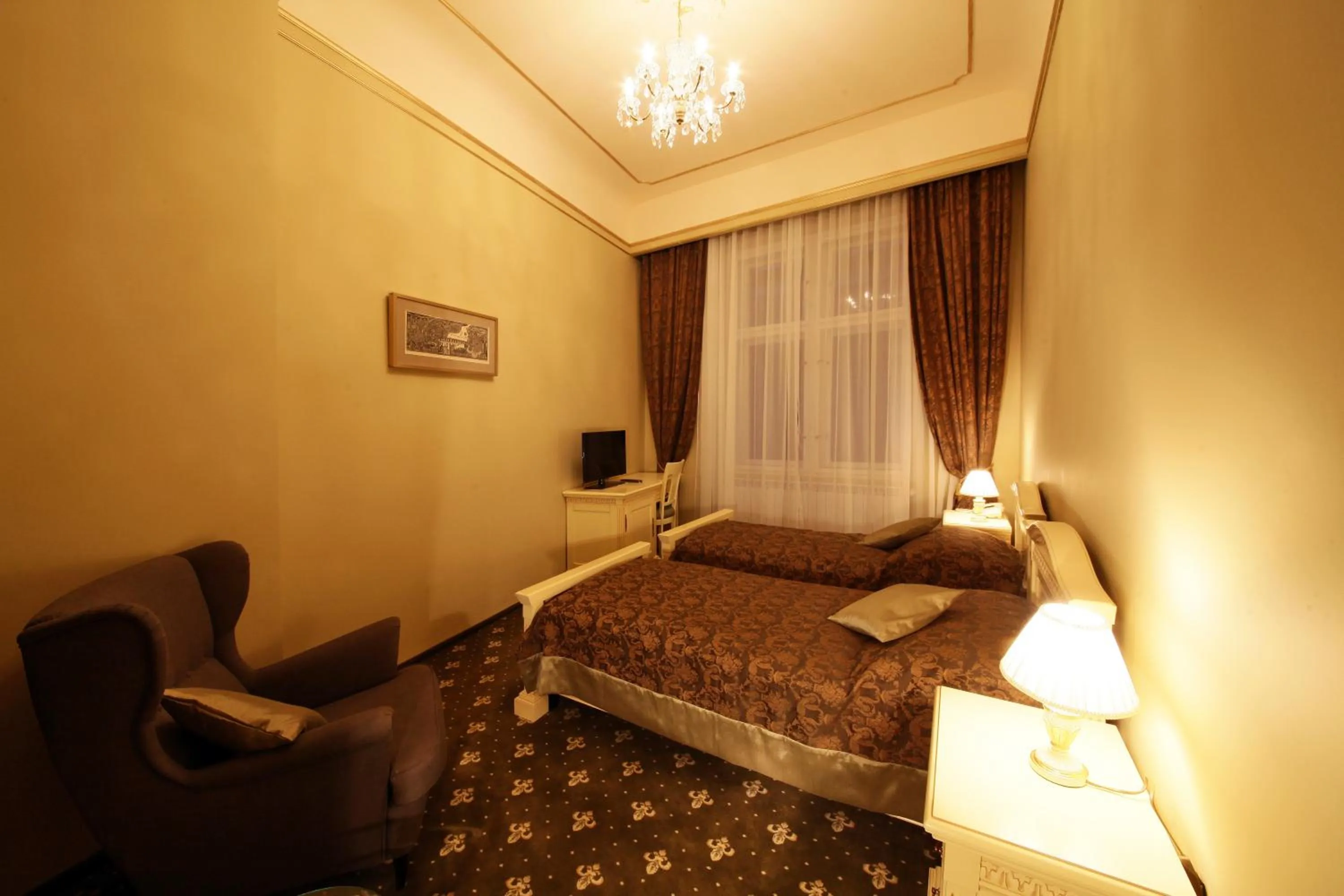 Photo of the whole room, Bed in Alisa Hotel