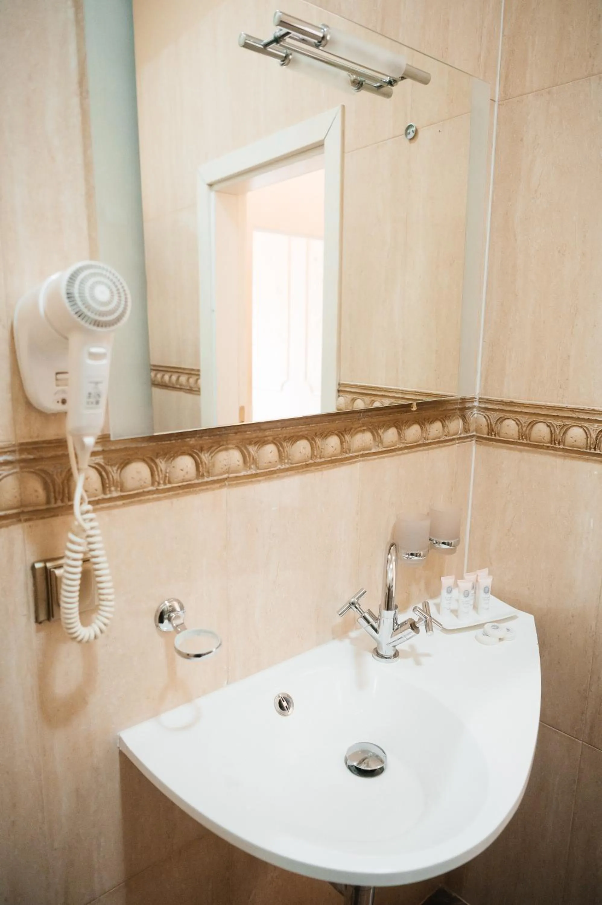 Bathroom in Alisa Hotel