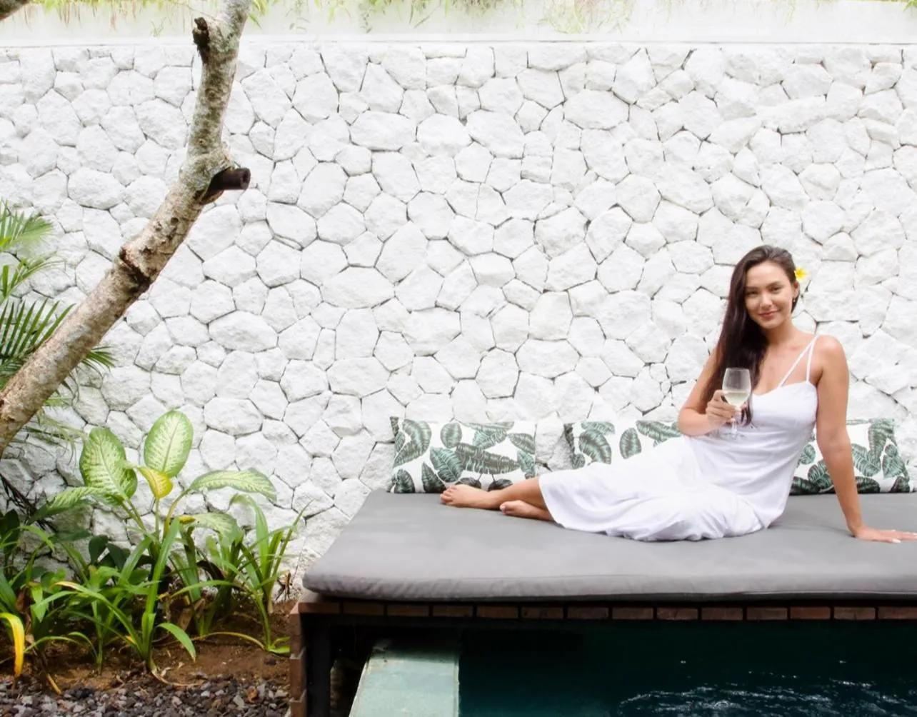 Swimming pool in Calm Villa