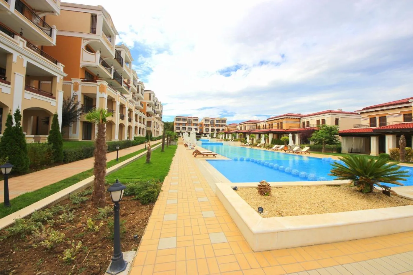 Swimming pool in Green Life Beach Resort Apartment