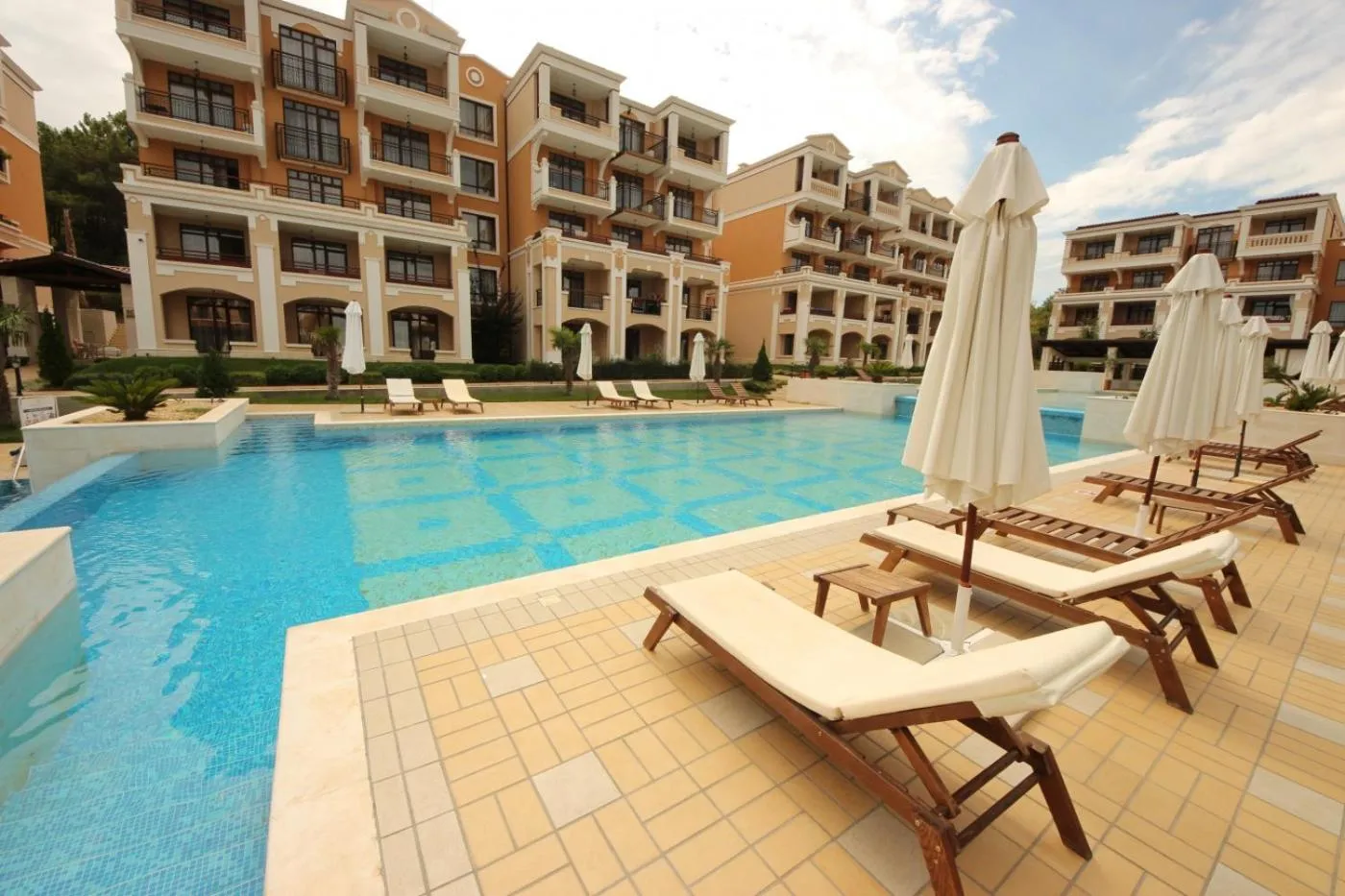 Swimming pool in Green Life Beach Resort Apartment
