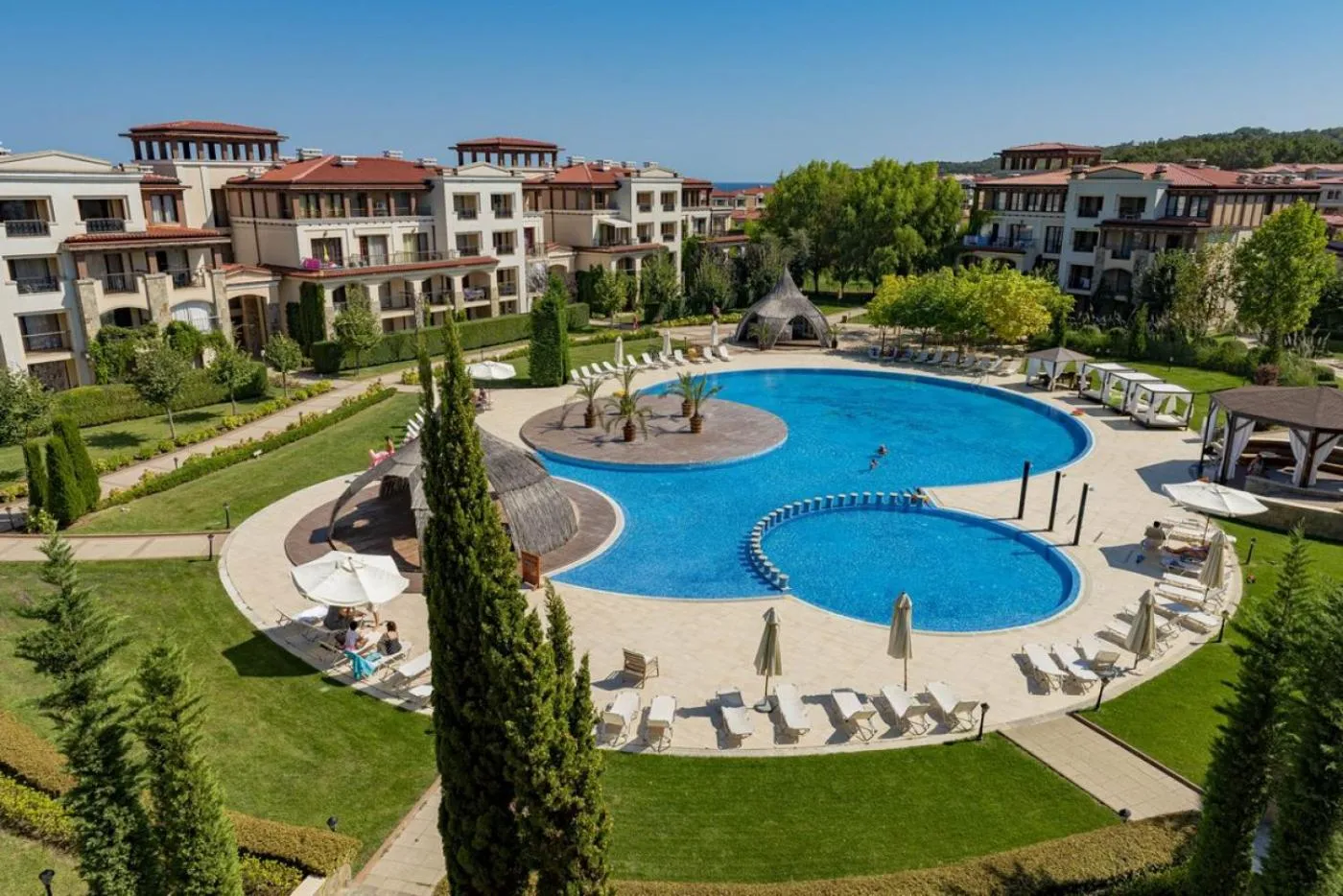 Pool view in Green Life Beach Resort Apartment