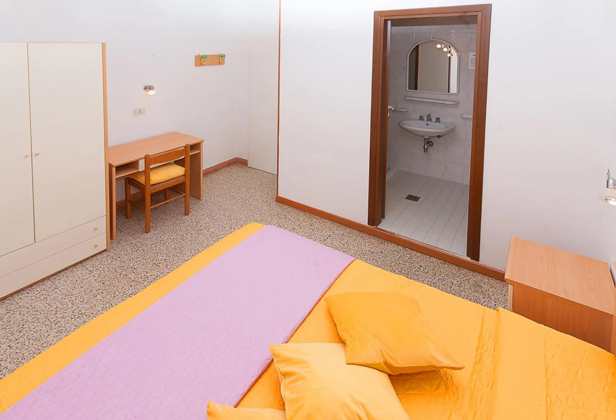 Photo of the whole room, Bed in Hotel Amalfi & Dépendance