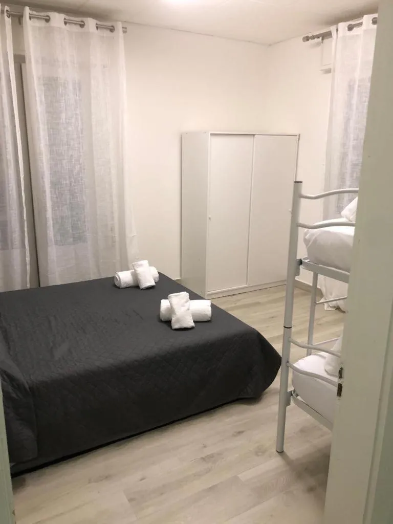 Photo of the whole room, Bed in Hotel Amalfi & Dépendance