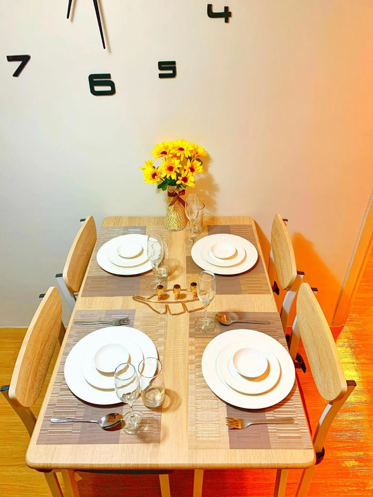 Dining area in 1-Bed - Sleeps 4 with High Rise City View