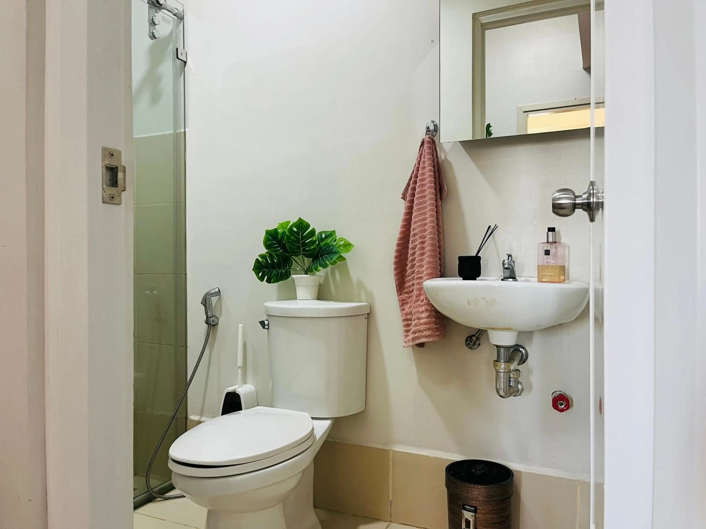 1-Bed - Sleeps 4 with High Rise City View