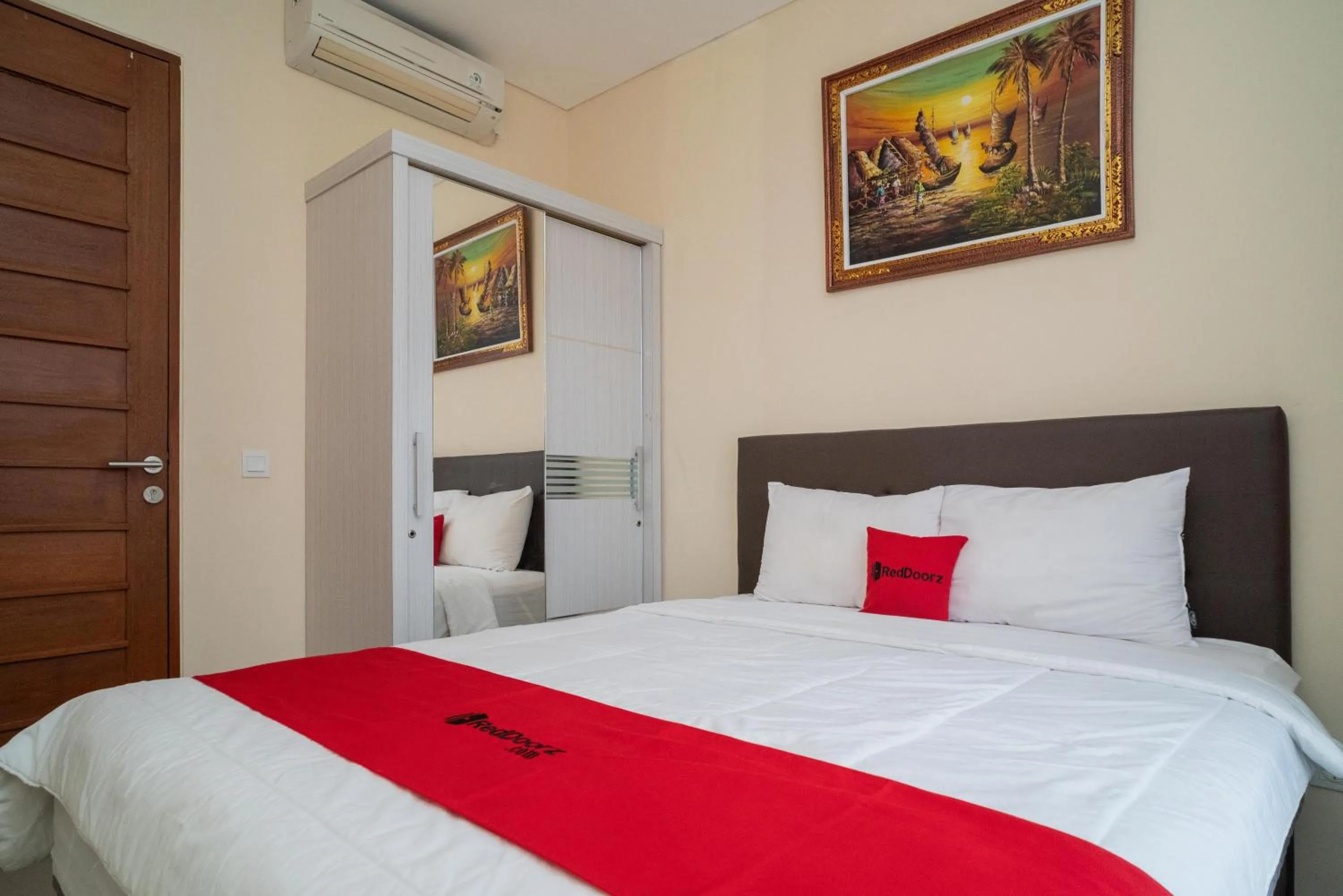 Bed in RedDoorz near ITDC Nusa Dua