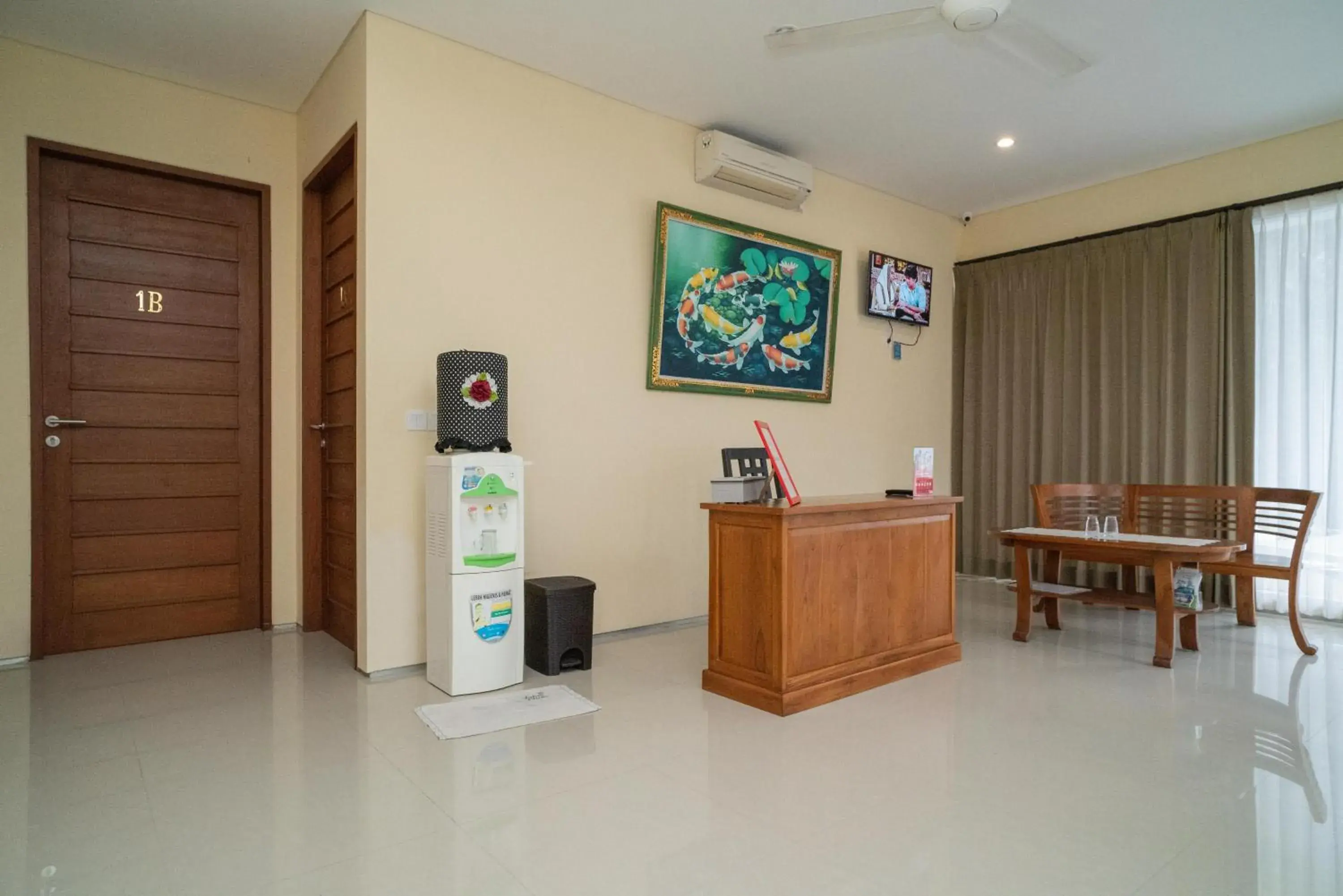 Lobby or reception in RedDoorz near ITDC Nusa Dua Lobby or reception in RedDoorz near ITDC Nusa Dua