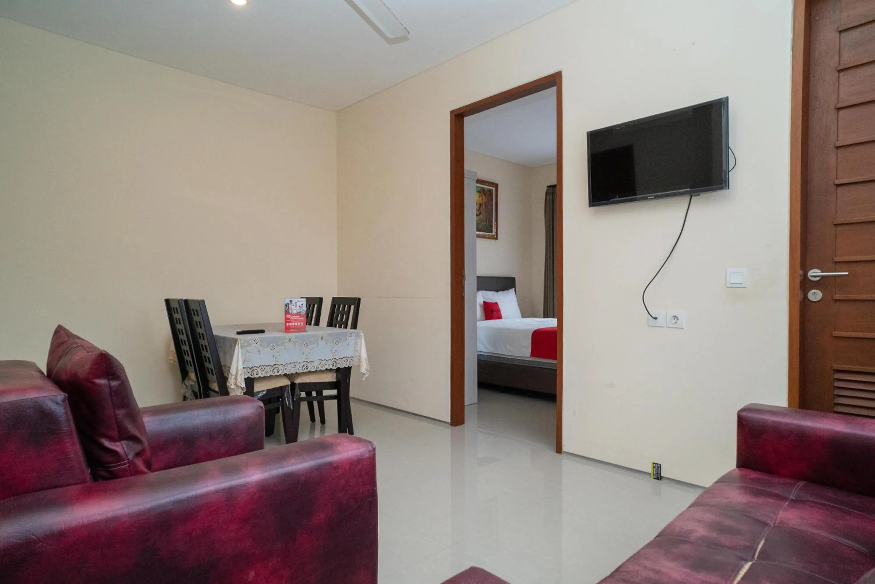 Bedroom, Bed in RedDoorz near ITDC Nusa Dua