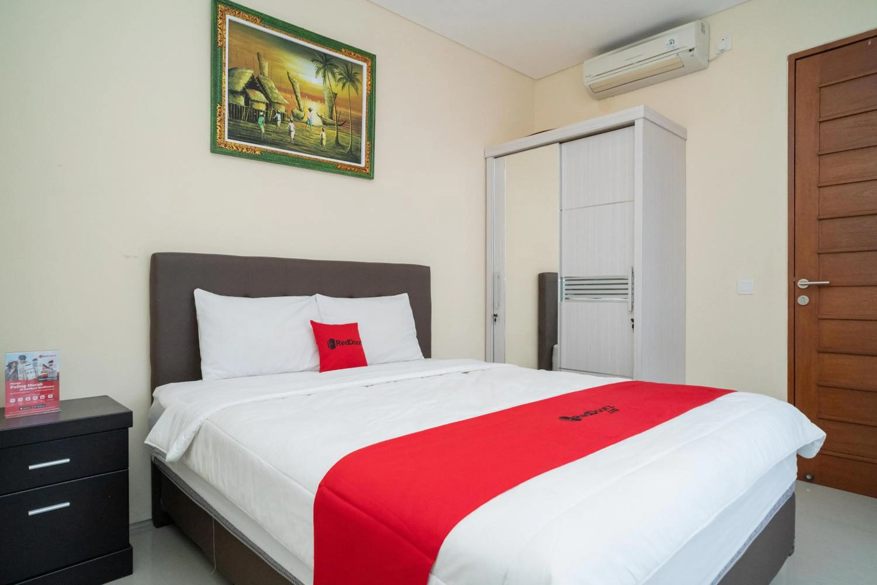Bed in RedDoorz near ITDC Nusa Dua