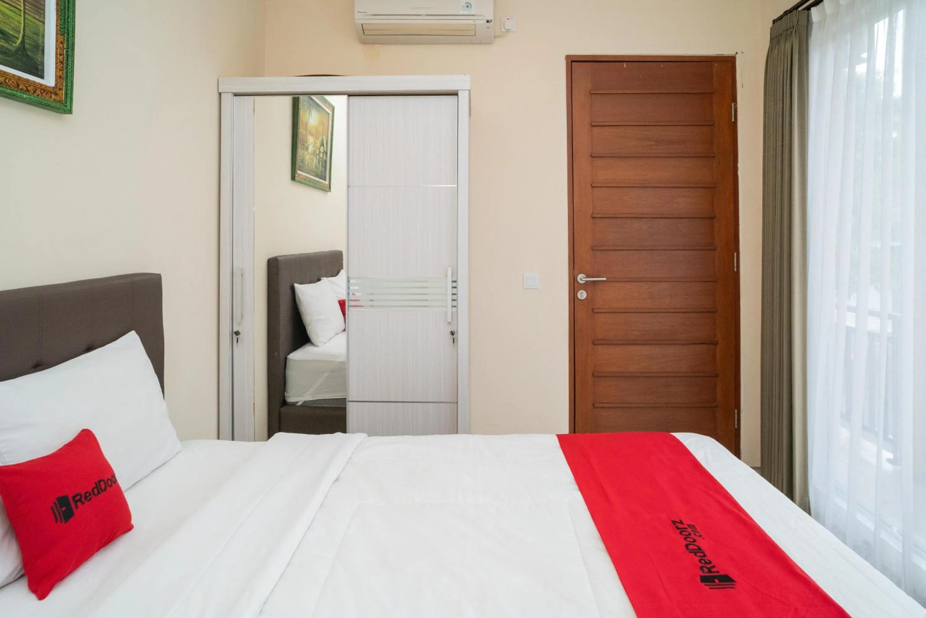 Bed in RedDoorz near ITDC Nusa Dua