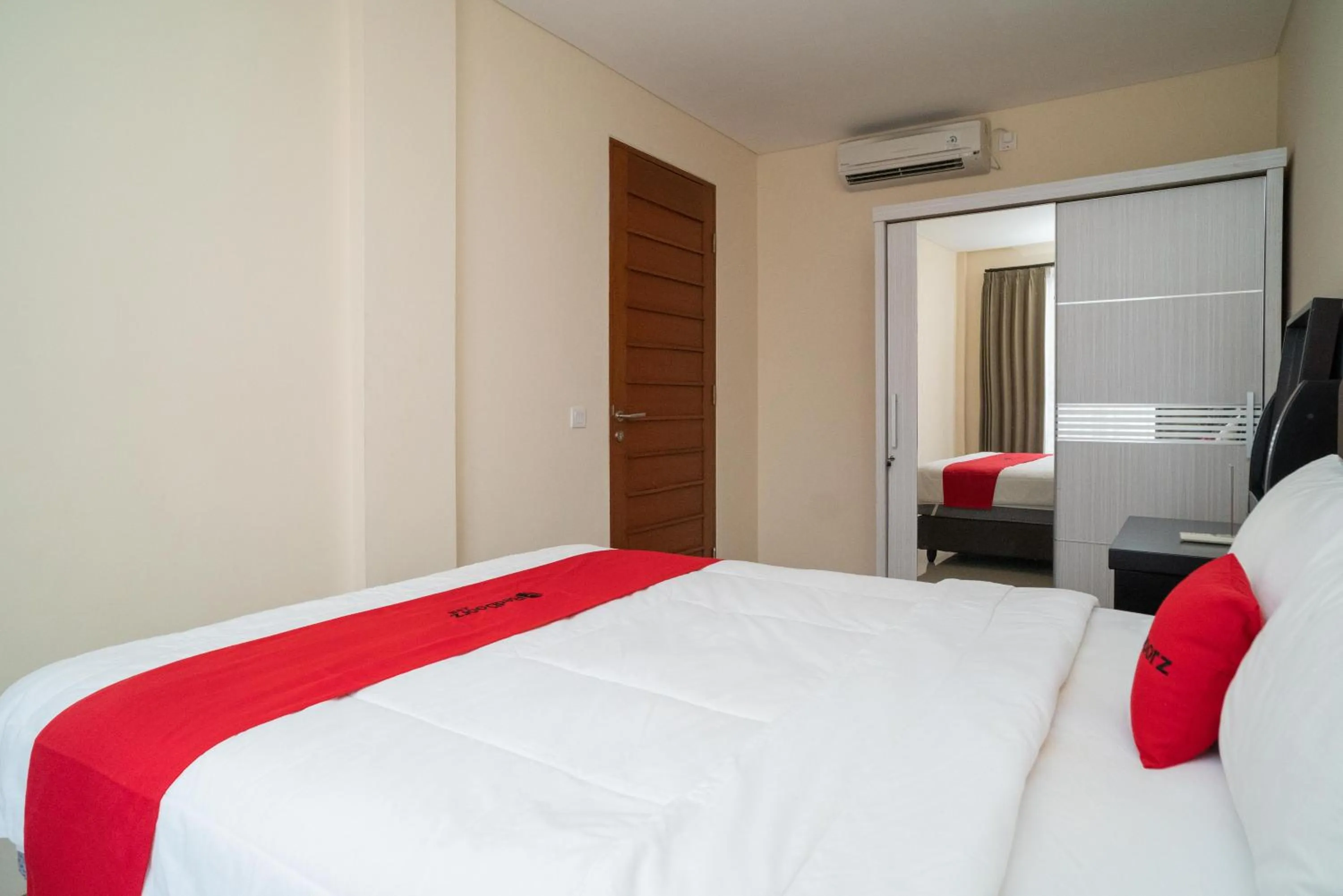 Bed in RedDoorz near ITDC Nusa Dua