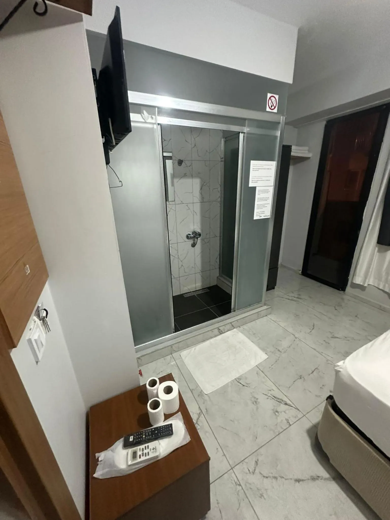 Bathroom, Bed in NR1 HOTEL