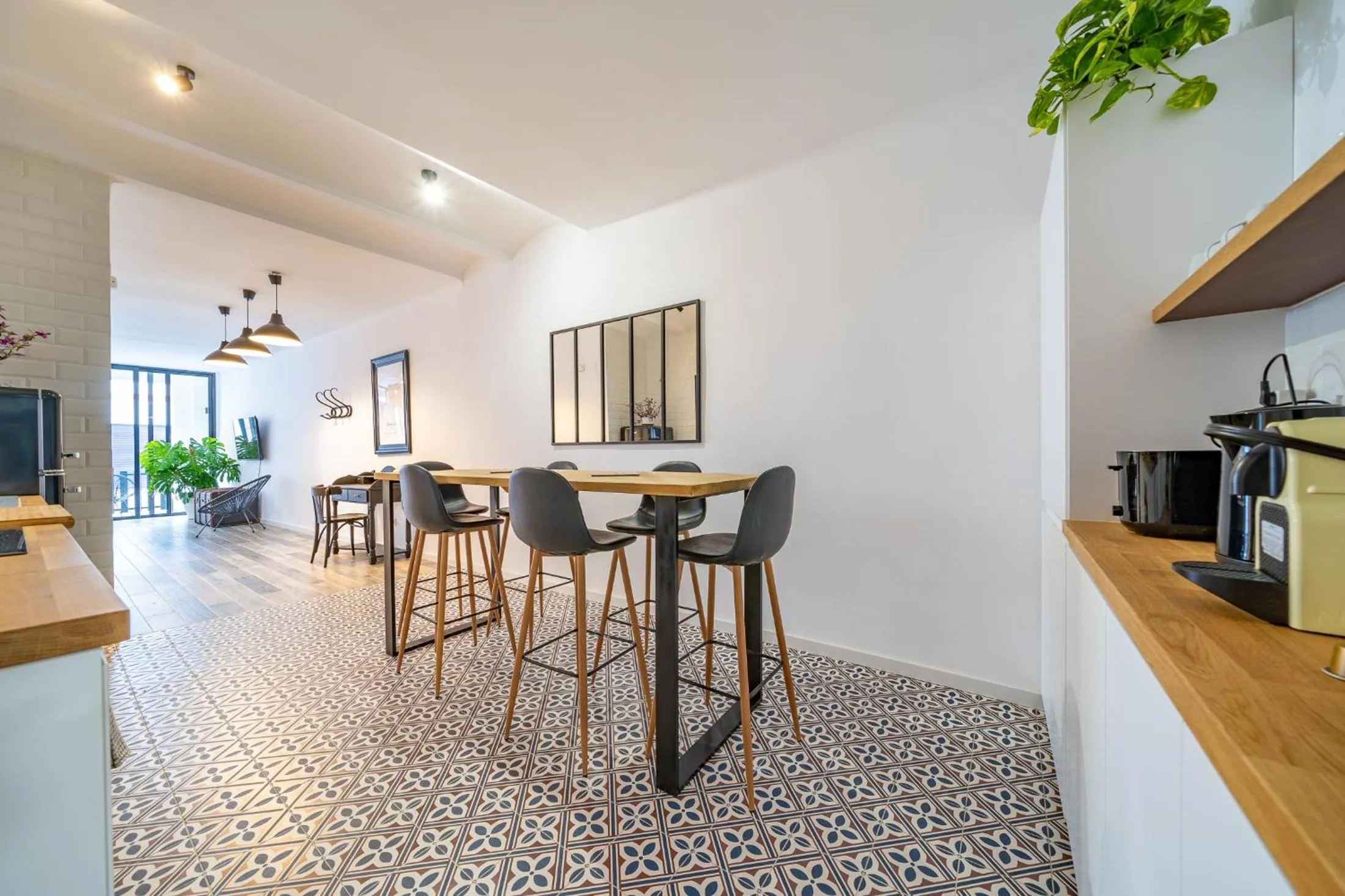 Dining area in CAN MARTINEZ Calella Beach Boutique Apartment