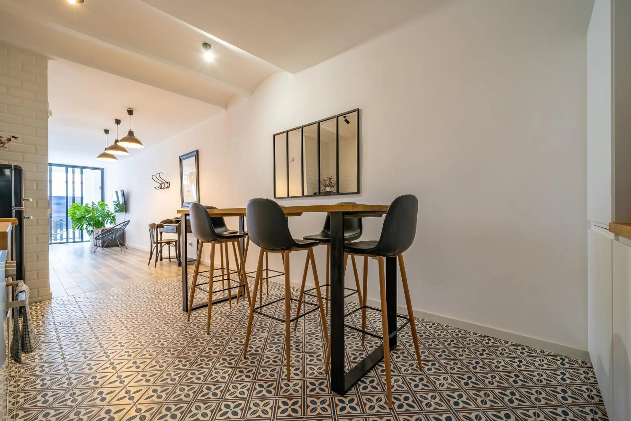 Dining area in CAN MARTINEZ Calella Beach Boutique Apartment