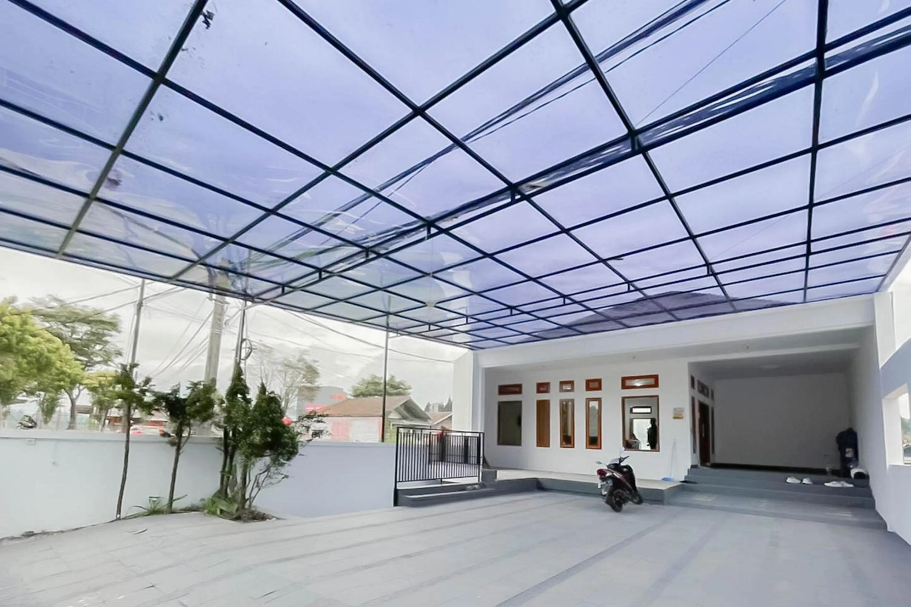 Facade/entrance in Angel Guest House Lembang RedPartner