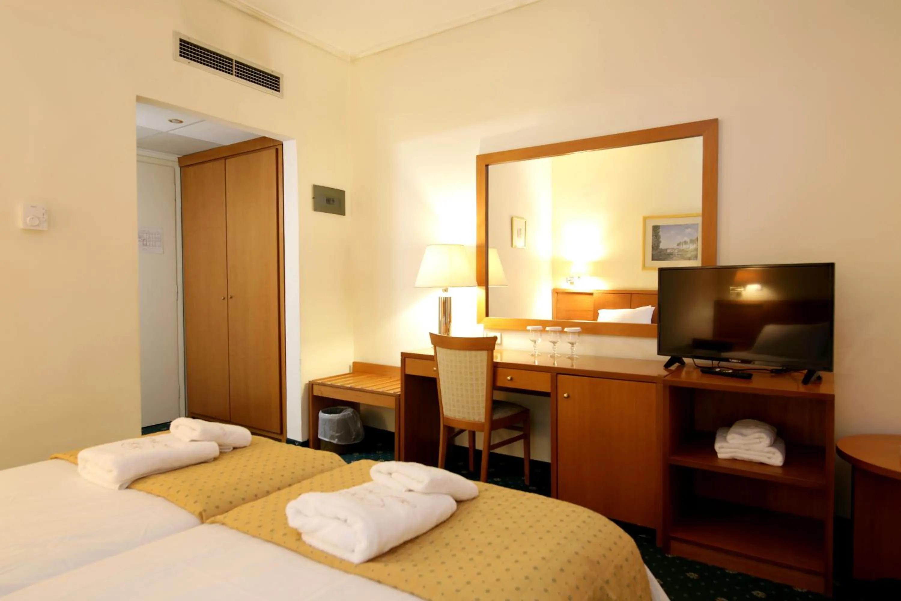 Bed in Hotel Philippos Livadeia