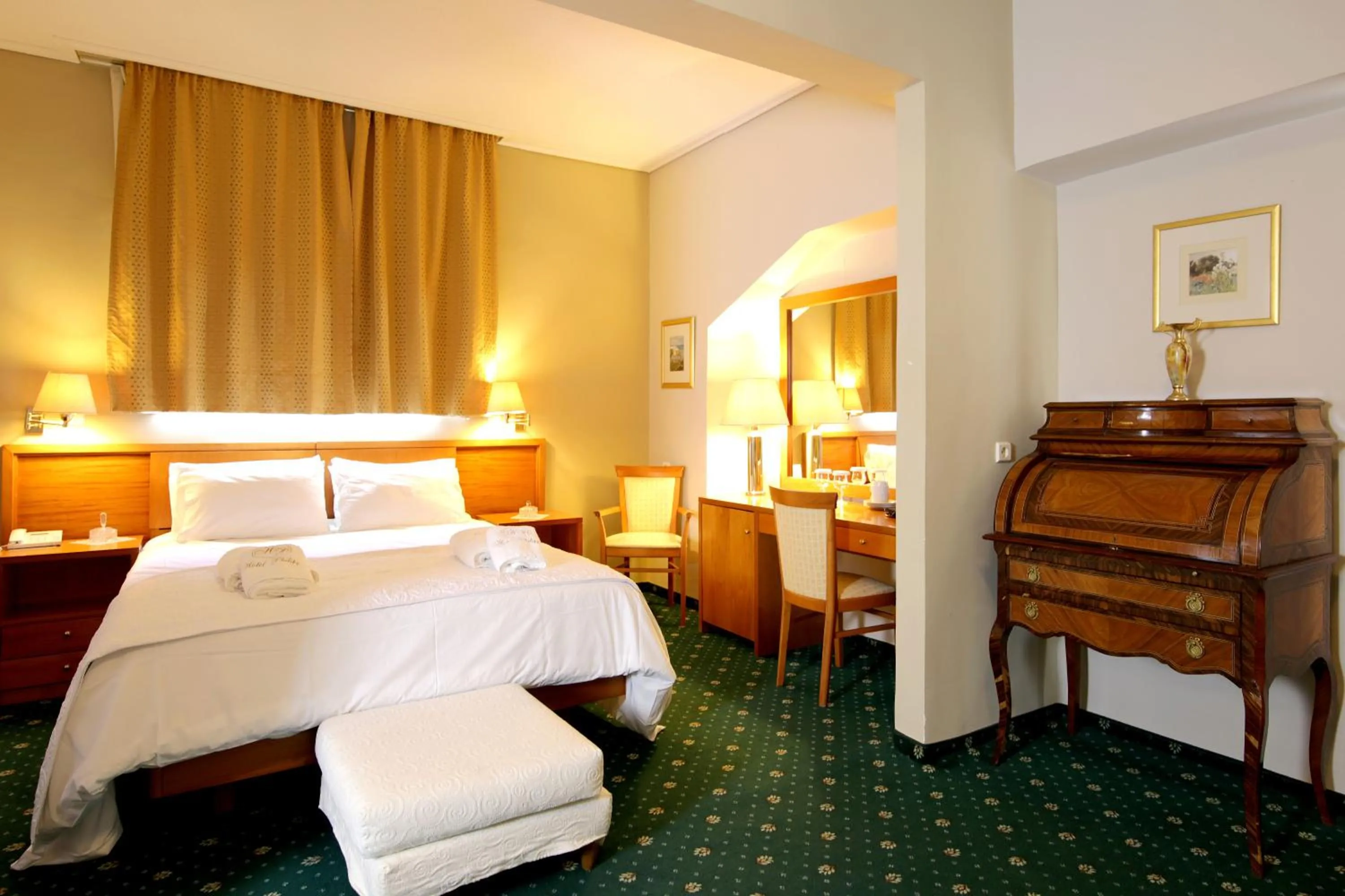 Photo of the whole room, Bed in Hotel Philippos Livadeia