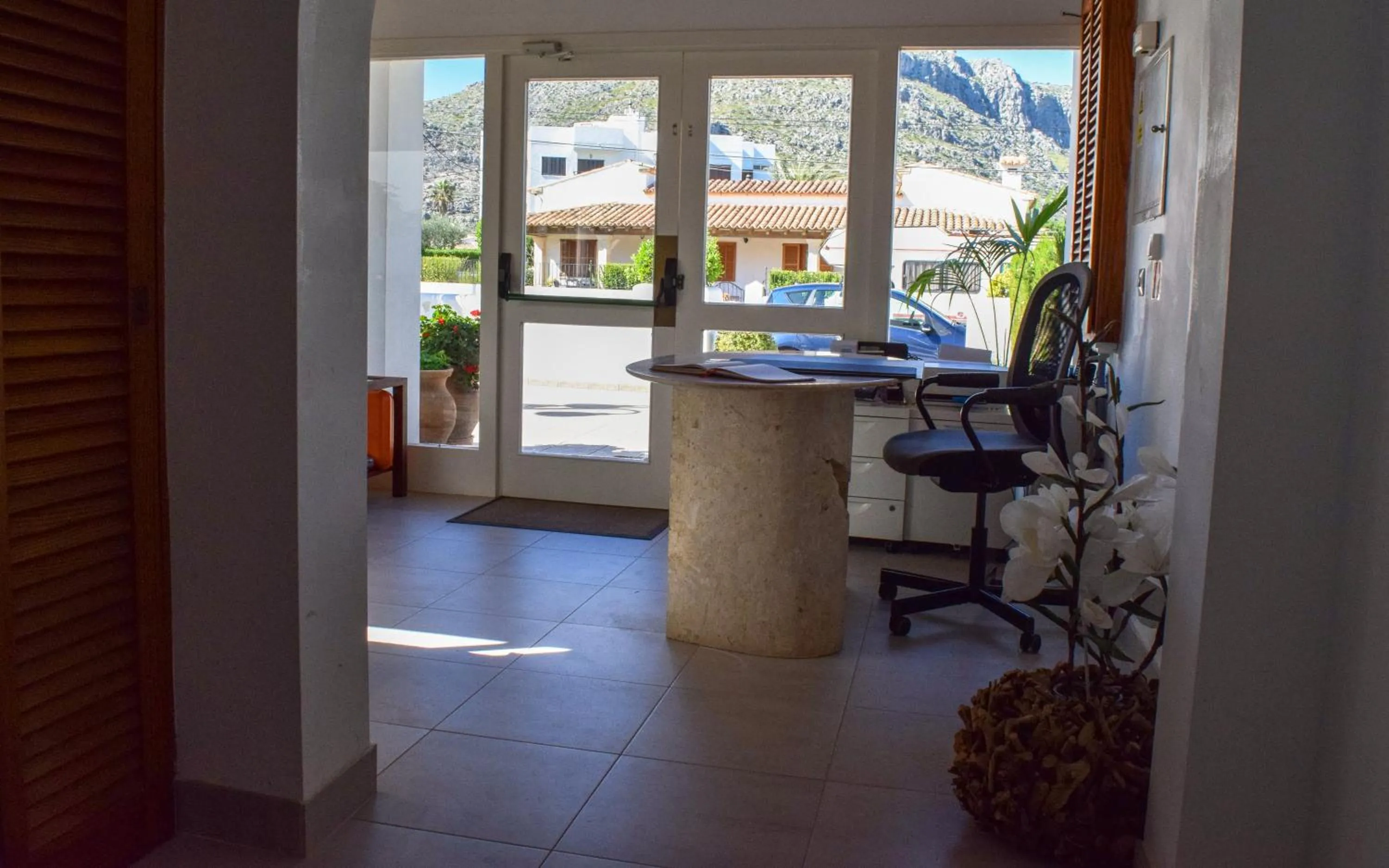 Communal lounge/ TV room in Villa Alexia- APARTMENT AQUA - Puerto Pollensa