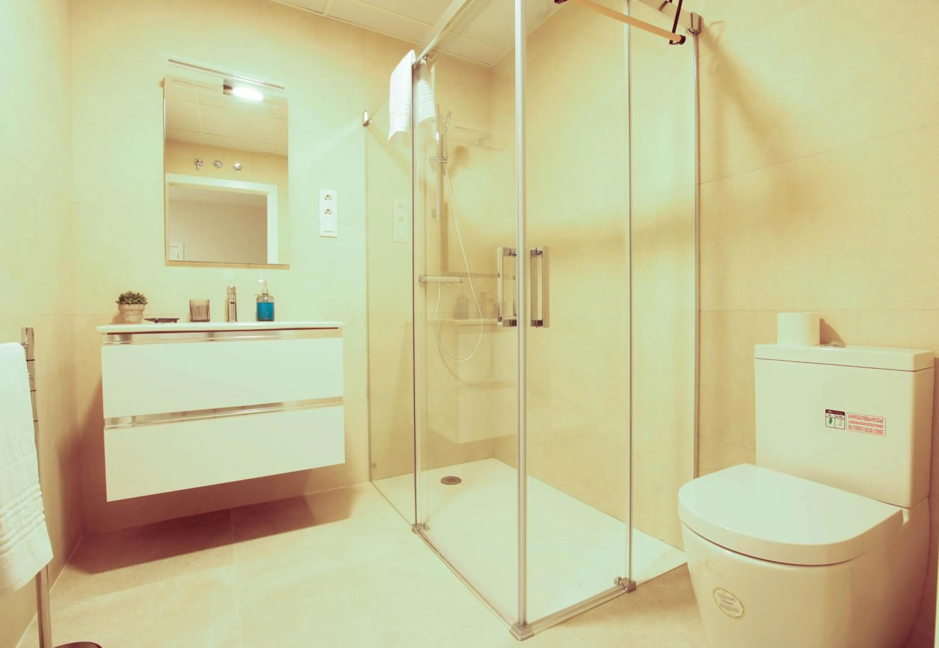 Bathroom in A un paso de la Catedral