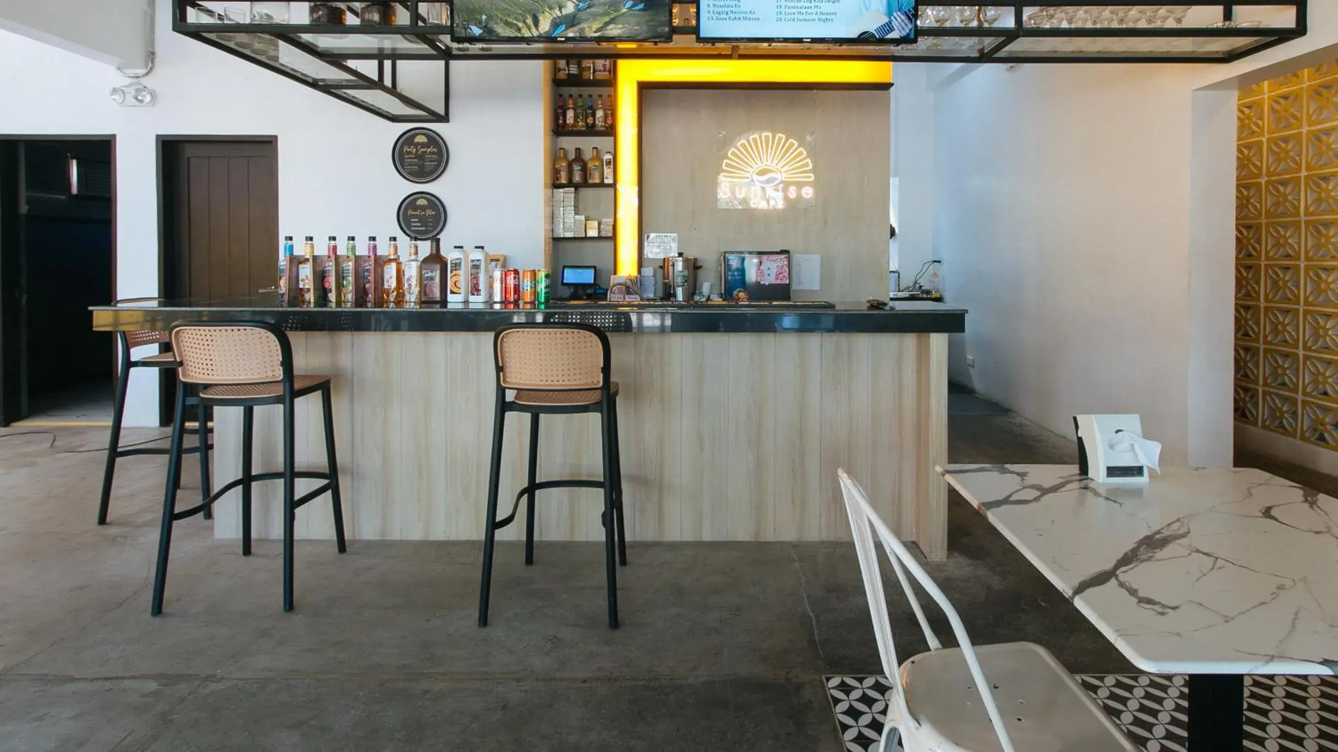 Lounge or bar in Sunny Day Residences Antipolo Lounge or bar in Sunny Day Residences Antipolo