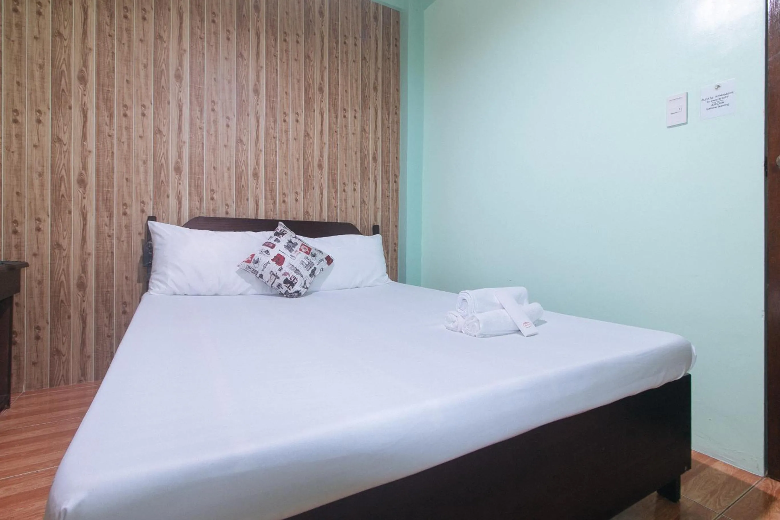 Bed in En Gedi Beach Resort by RedDoorz