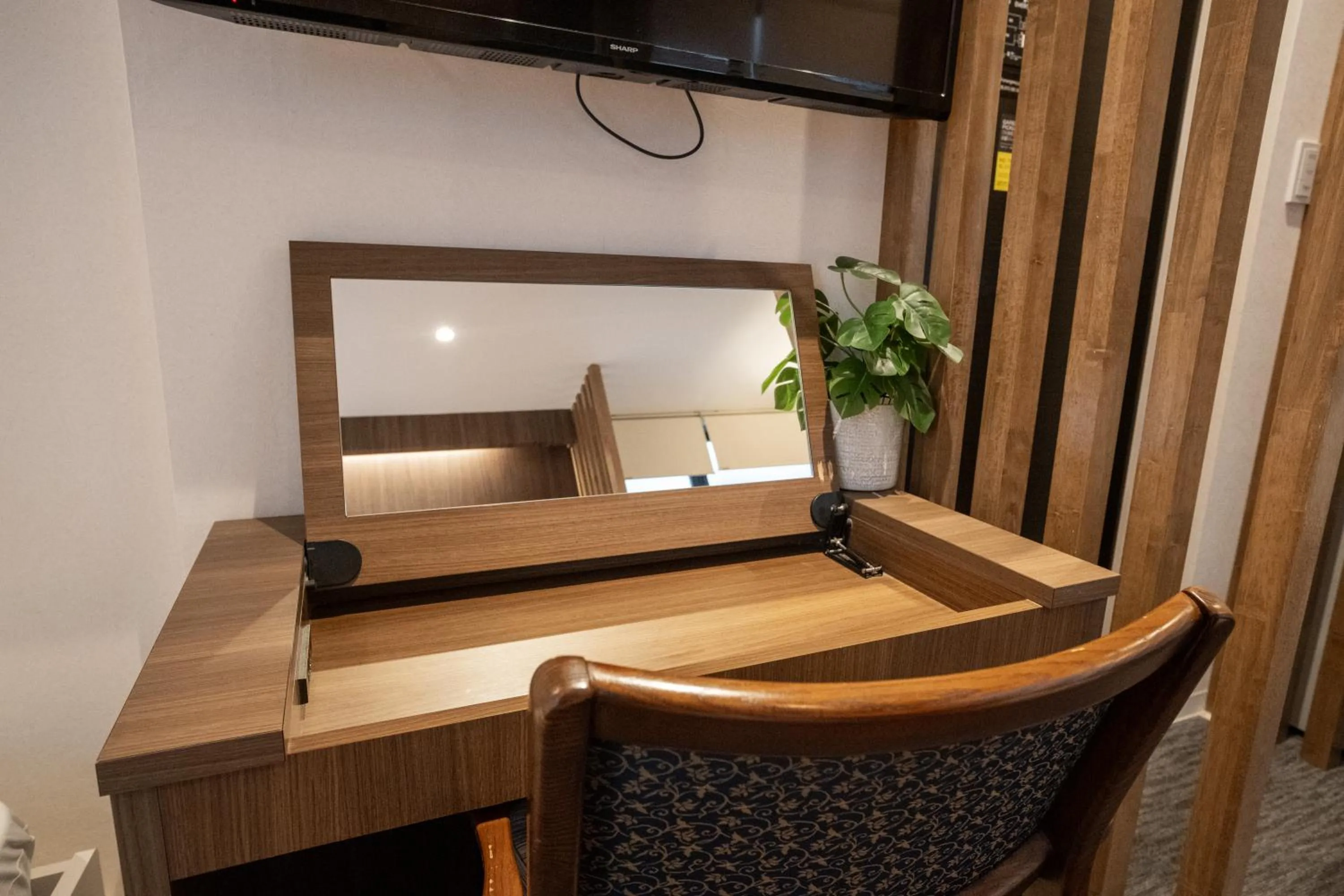 Seating area in ORI Rokkaku