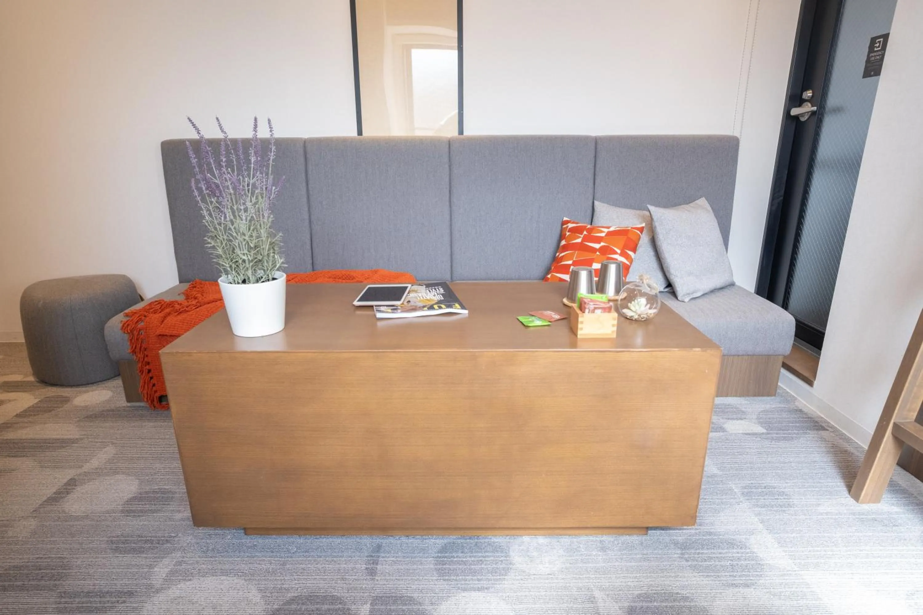 Seating area in ORI Rokkaku